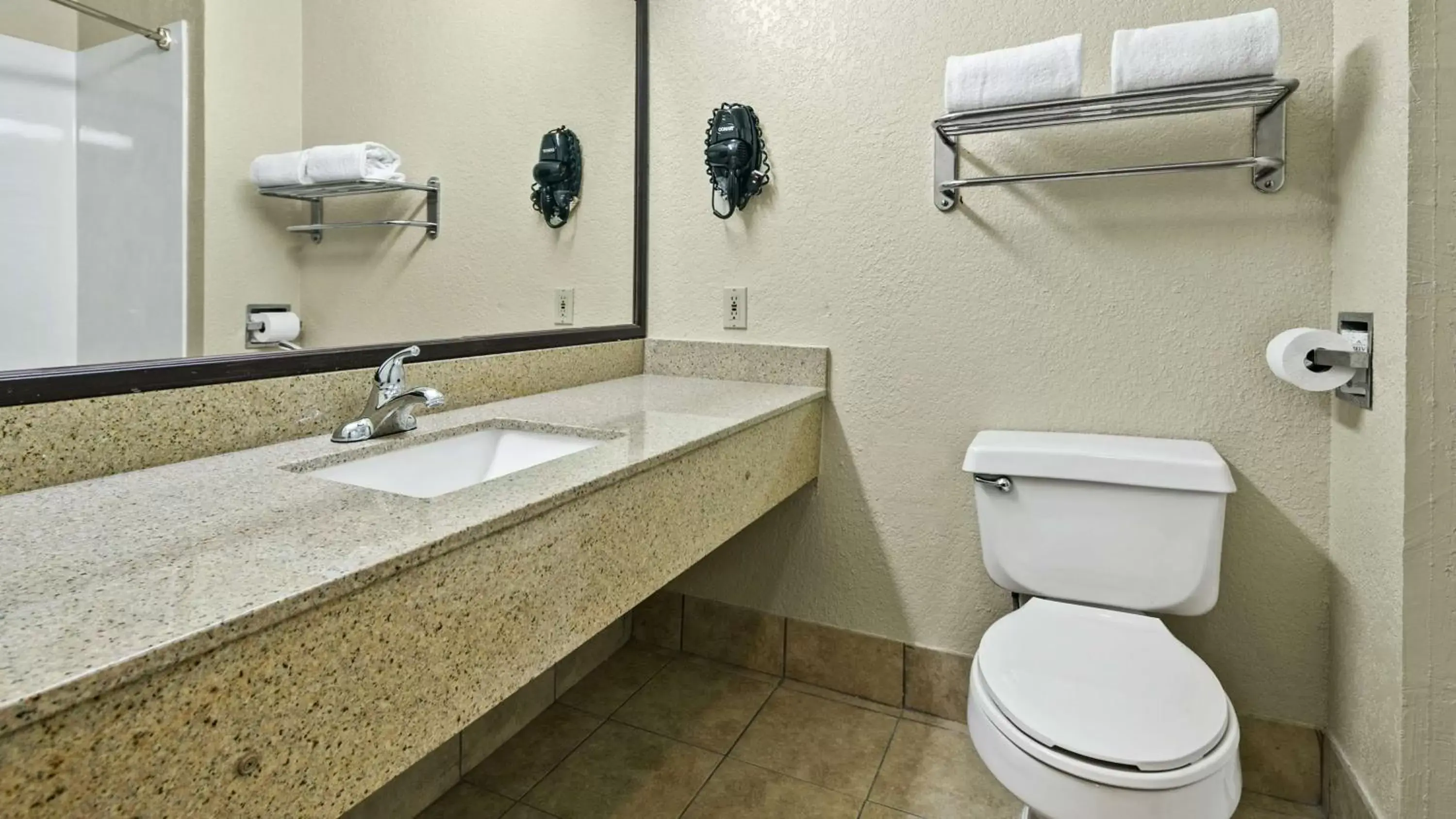 Bathroom in Best Western San Marcos