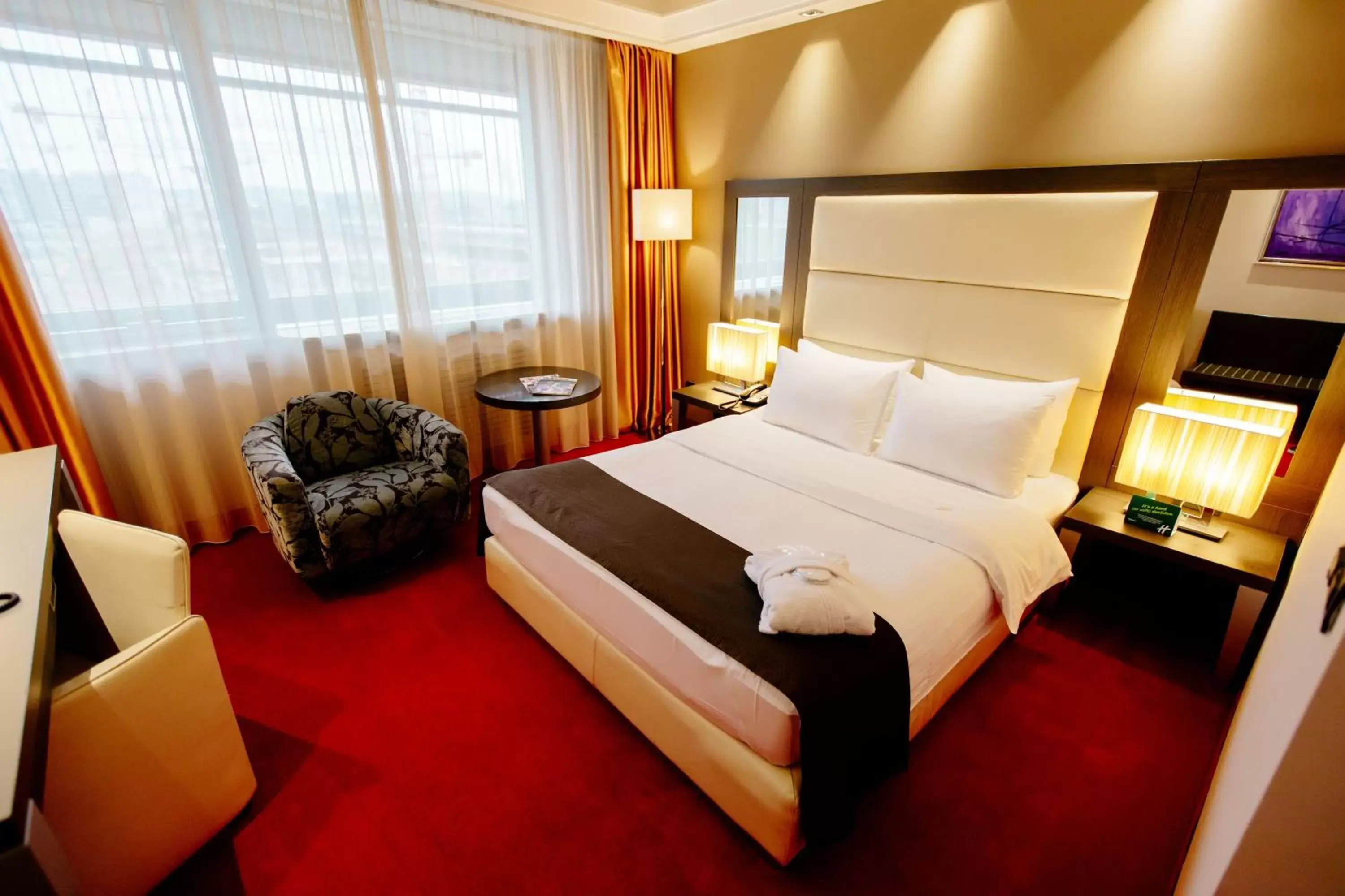 Photo of the whole room, Bed in Holiday Inn Belgrade, an IHG Hotel