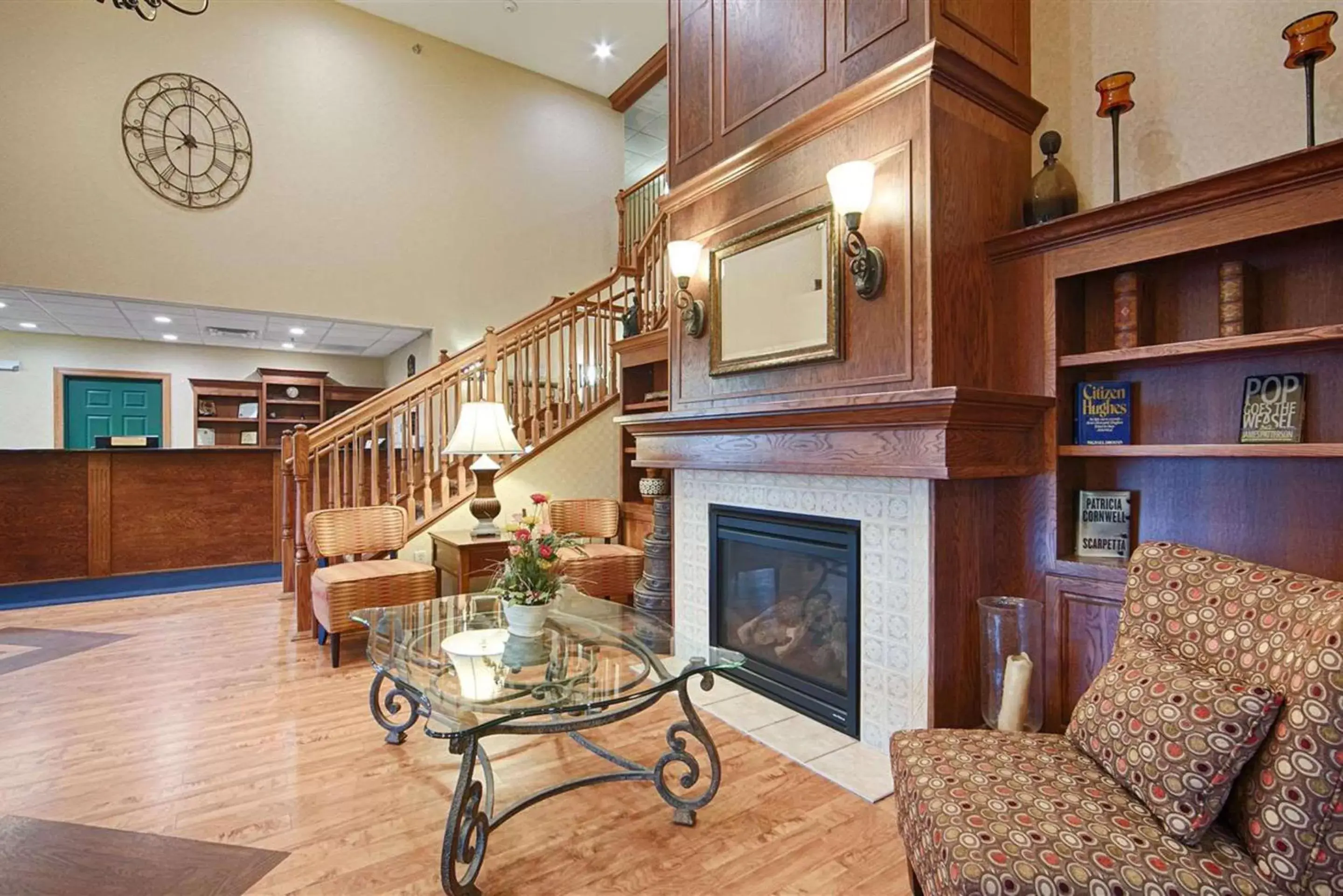 Lobby or reception, Seating Area in Heritage Hotel and Suites