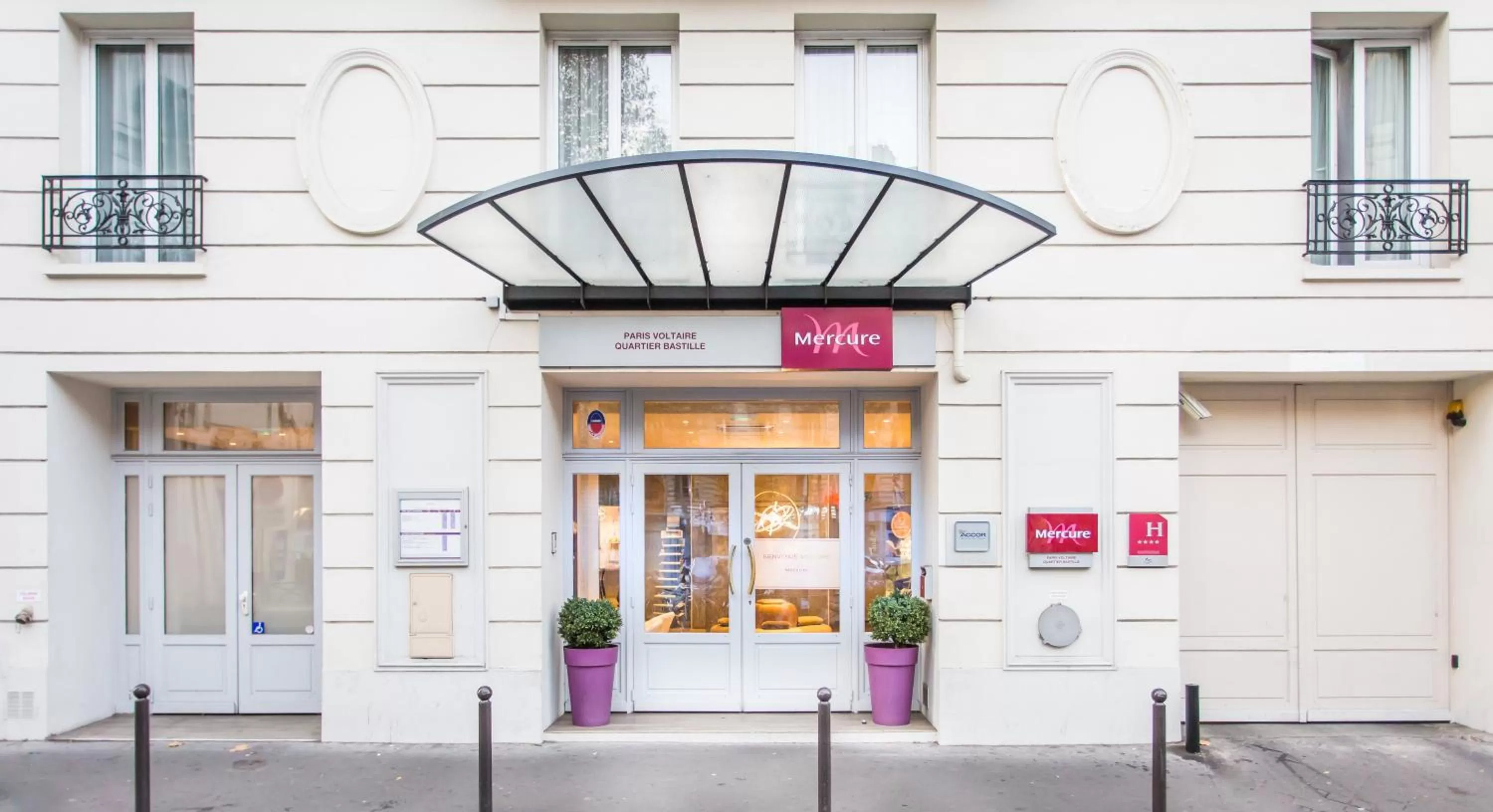 Facade/entrance in Mercure Paris Bastille Marais