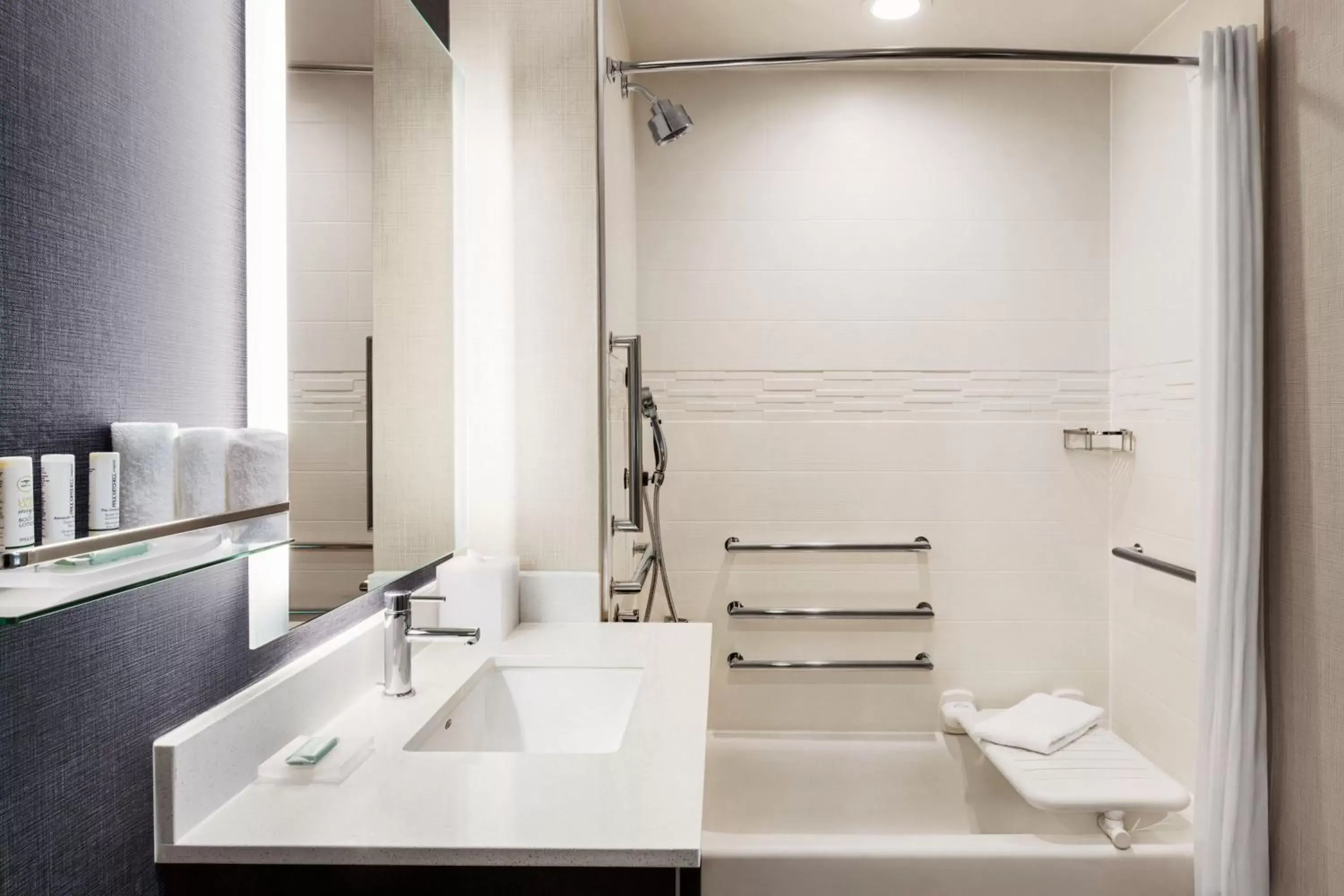 Bathroom in Residence Inn by Marriott New York JFK Airport