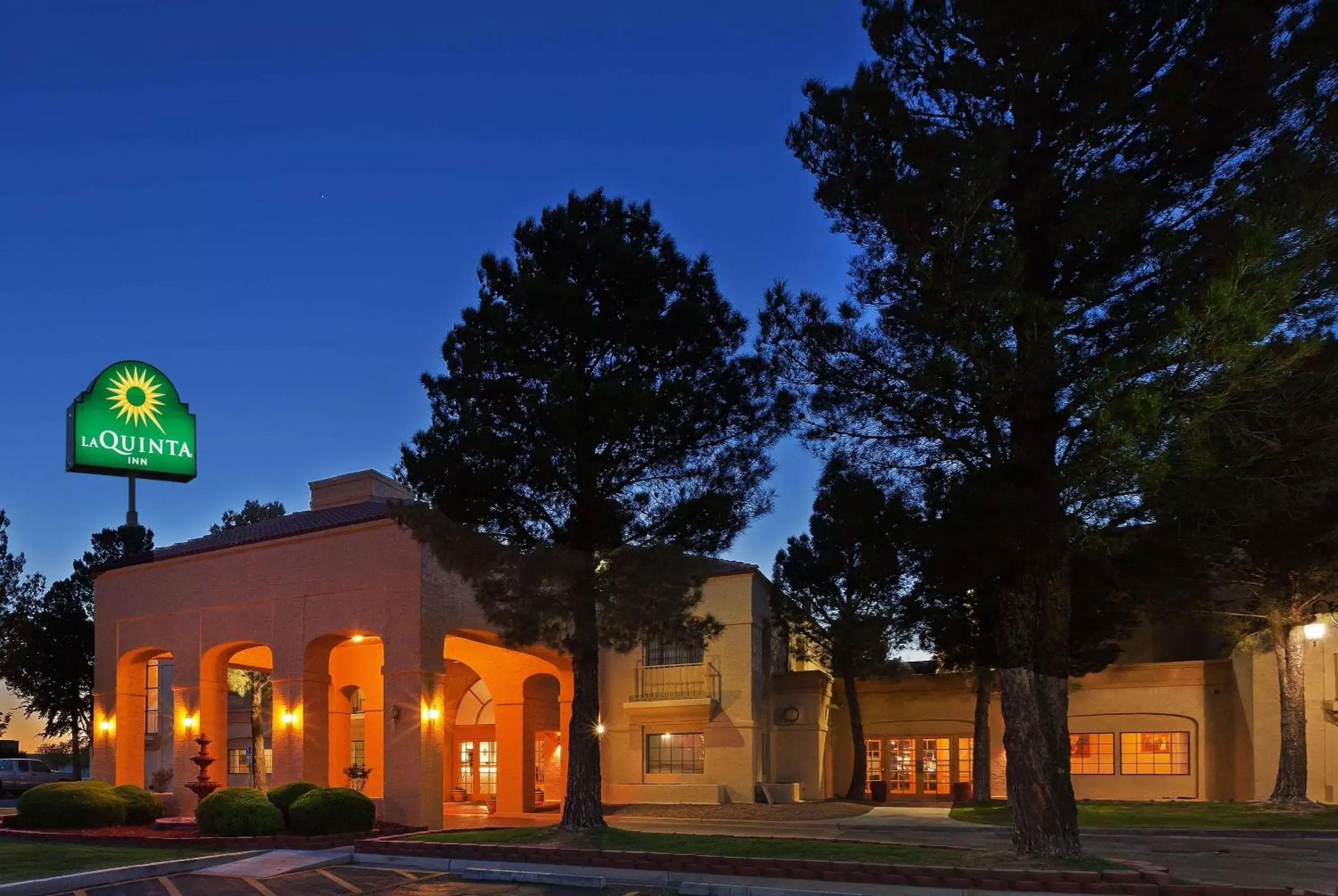 Property Building in La Quinta Inn by Wyndham Las Cruces Mesilla Valley