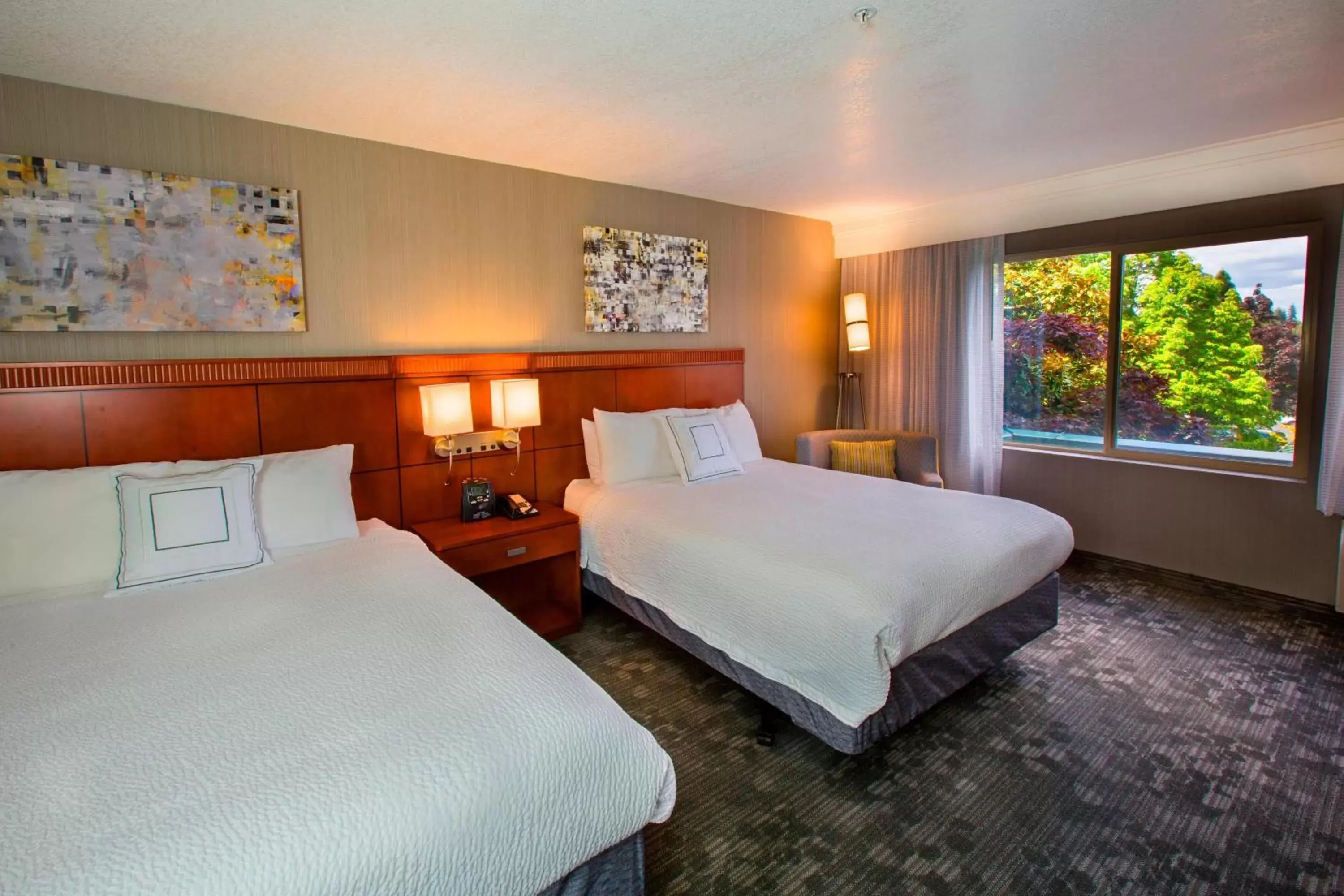 Photo of the whole room, Bed in Courtyard by Marriott Portland Tigard