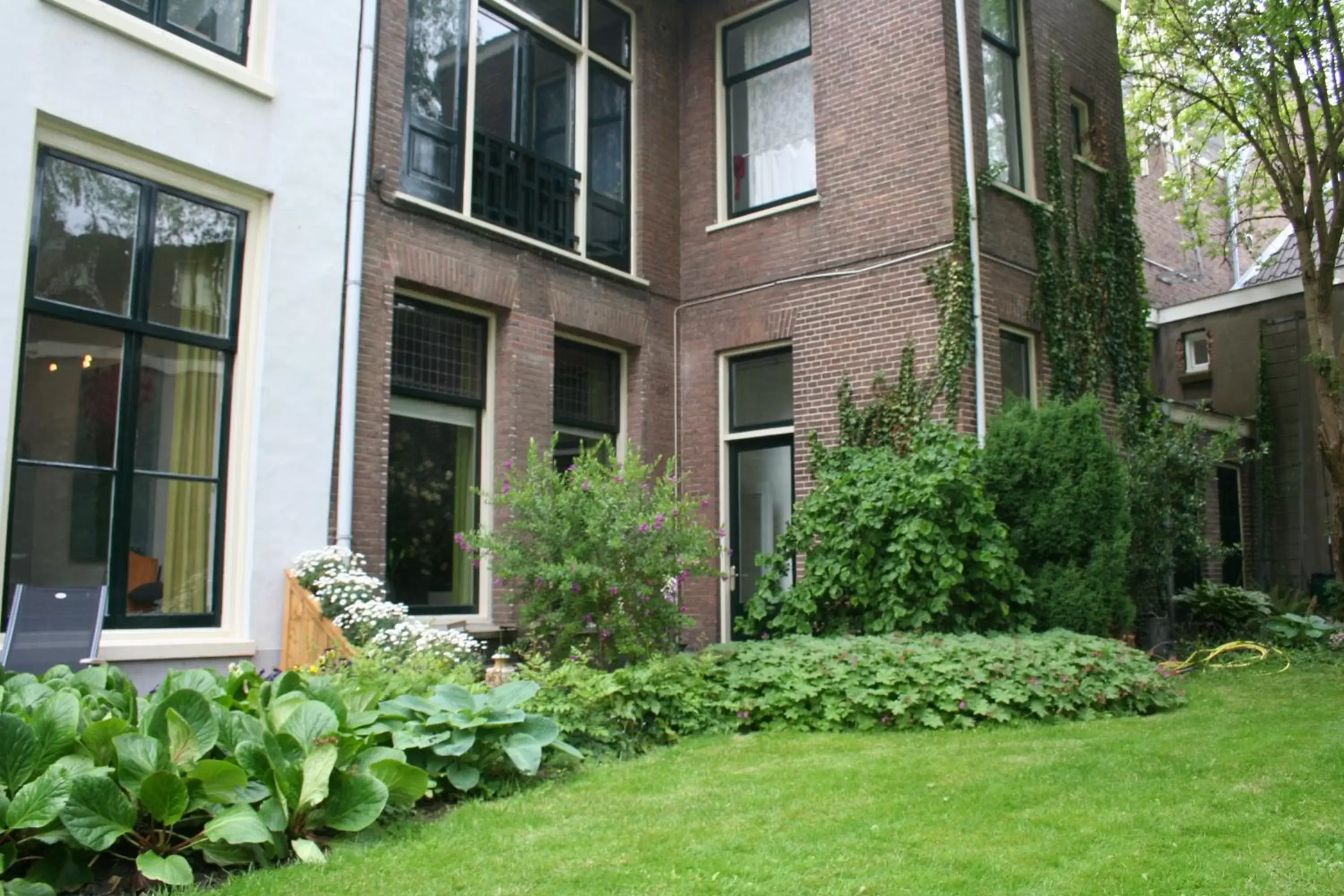 Garden view, Garden in B&B Het Hart van Haarlem