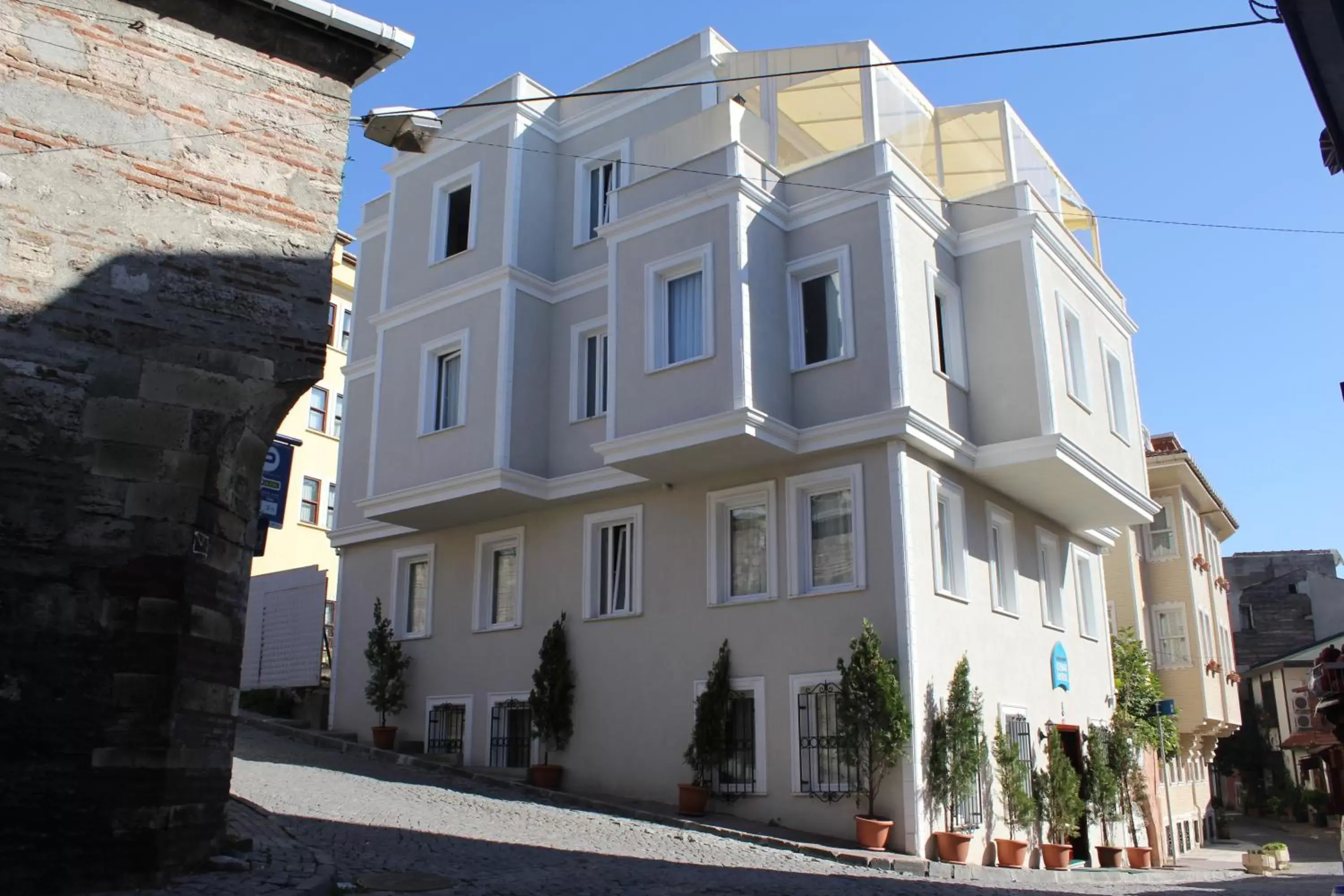 Facade/entrance in Sultanahmet Cesme Hotel Facade/entrance in Sultanahmet Cesme Hotel