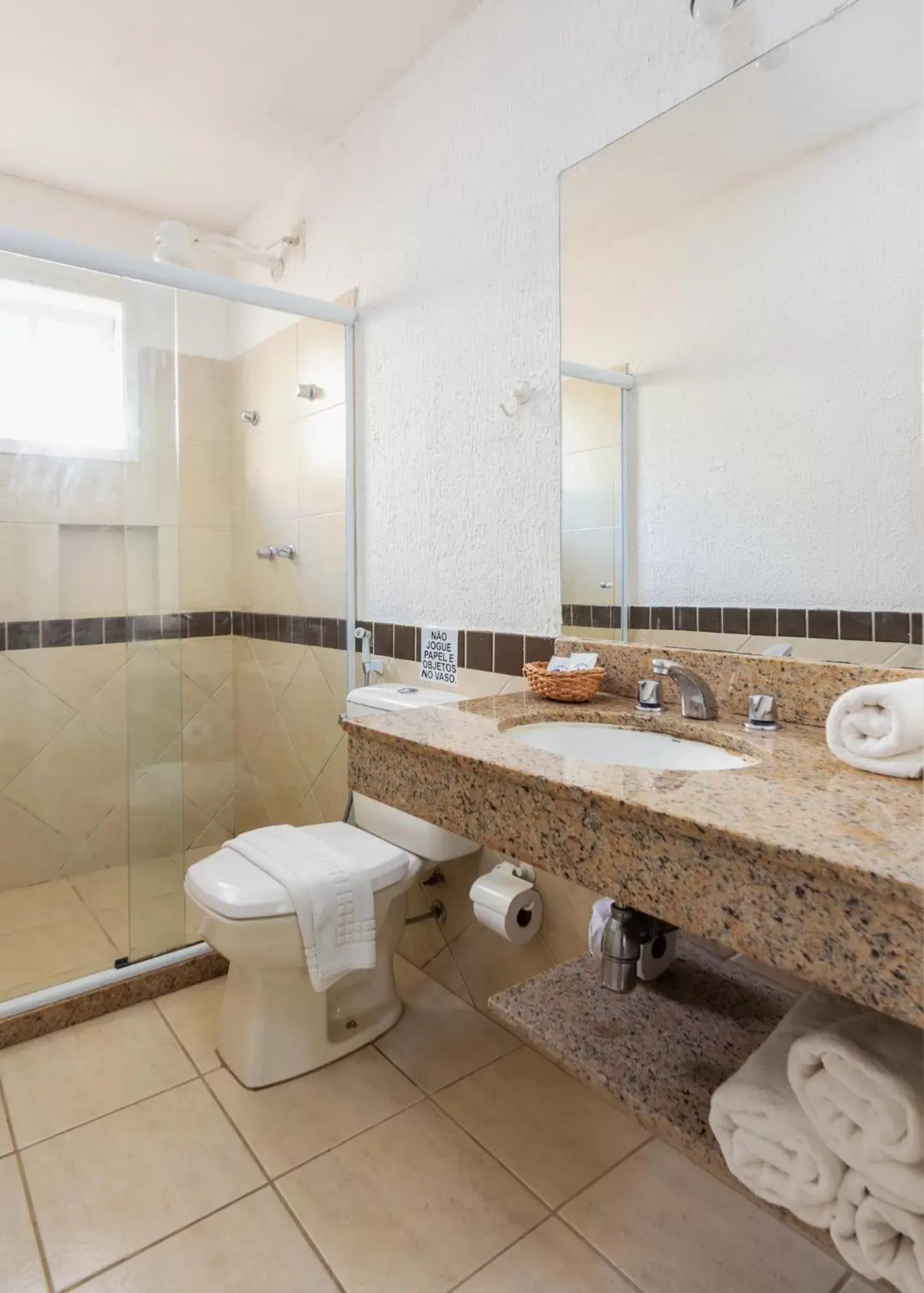 Shower, Bathroom in Hotel Miratlantico Búzios