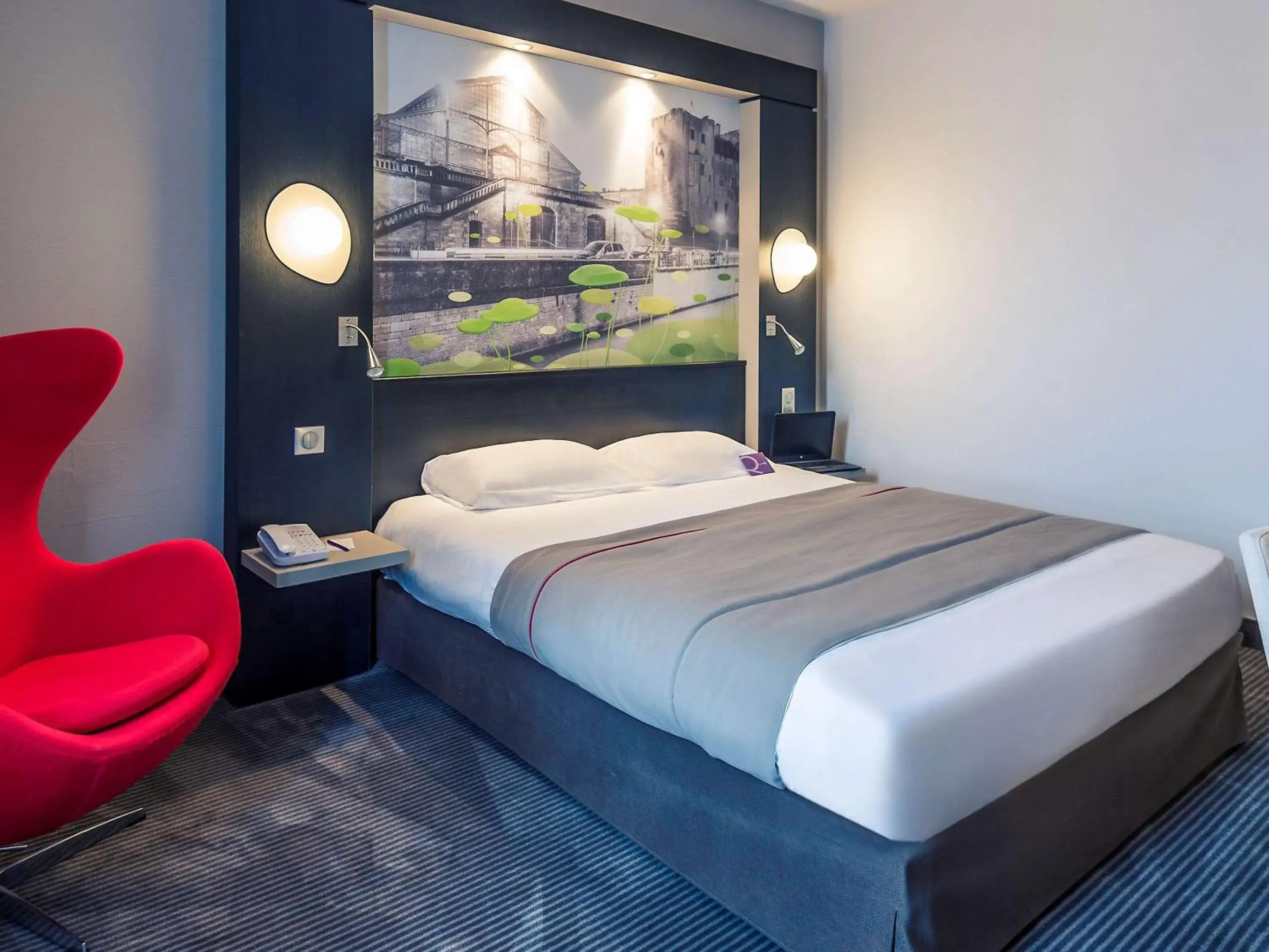 Photo of the whole room, Bed in Mercure Niort Marais Poitevin