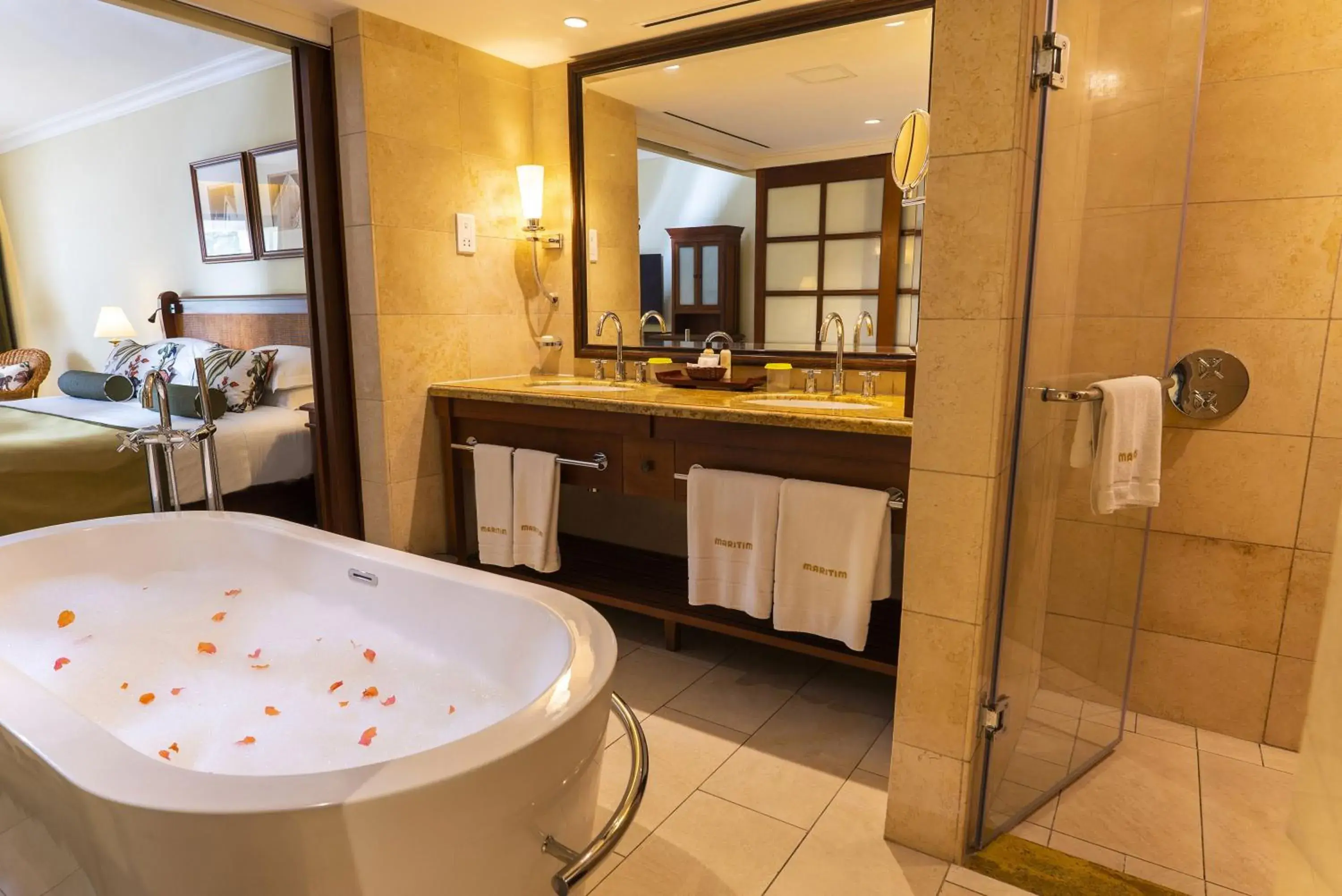 Deluxe Double or Twin Room in Maritim Resort & Spa Mauritius Deluxe Double or Twin Room in Maritim Resort & Spa Mauritius