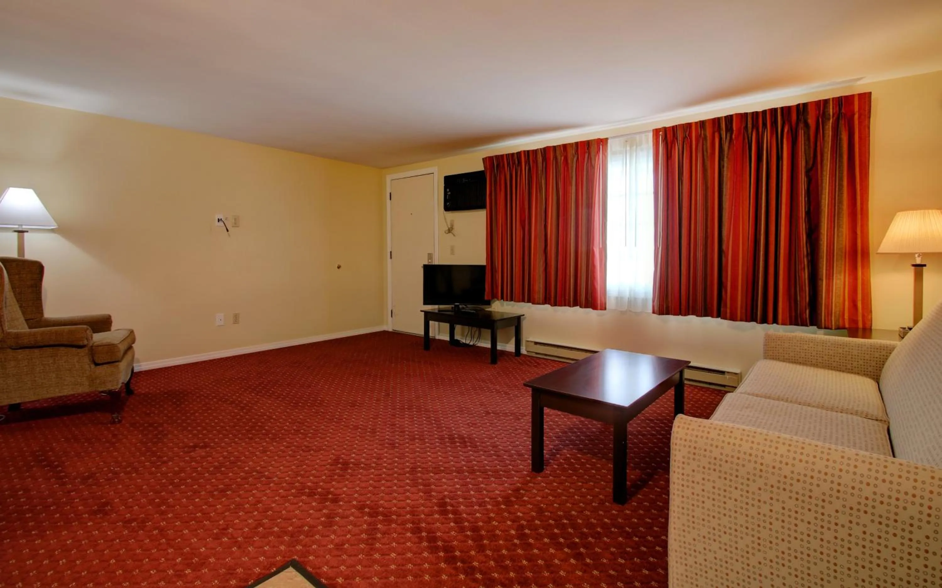 Living room in Ogunquit Tides