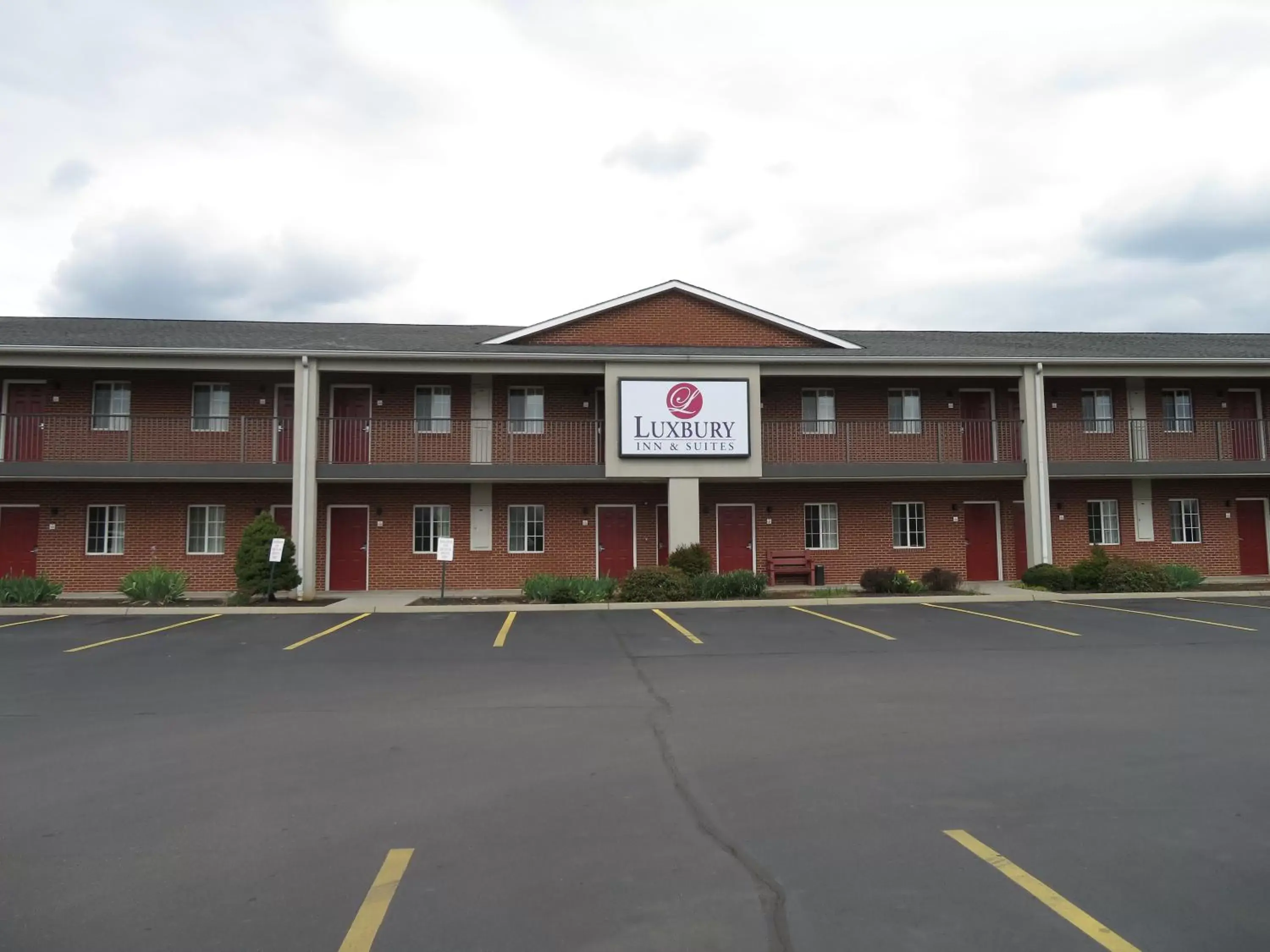 Property Building in Luxbury Inn & Suites