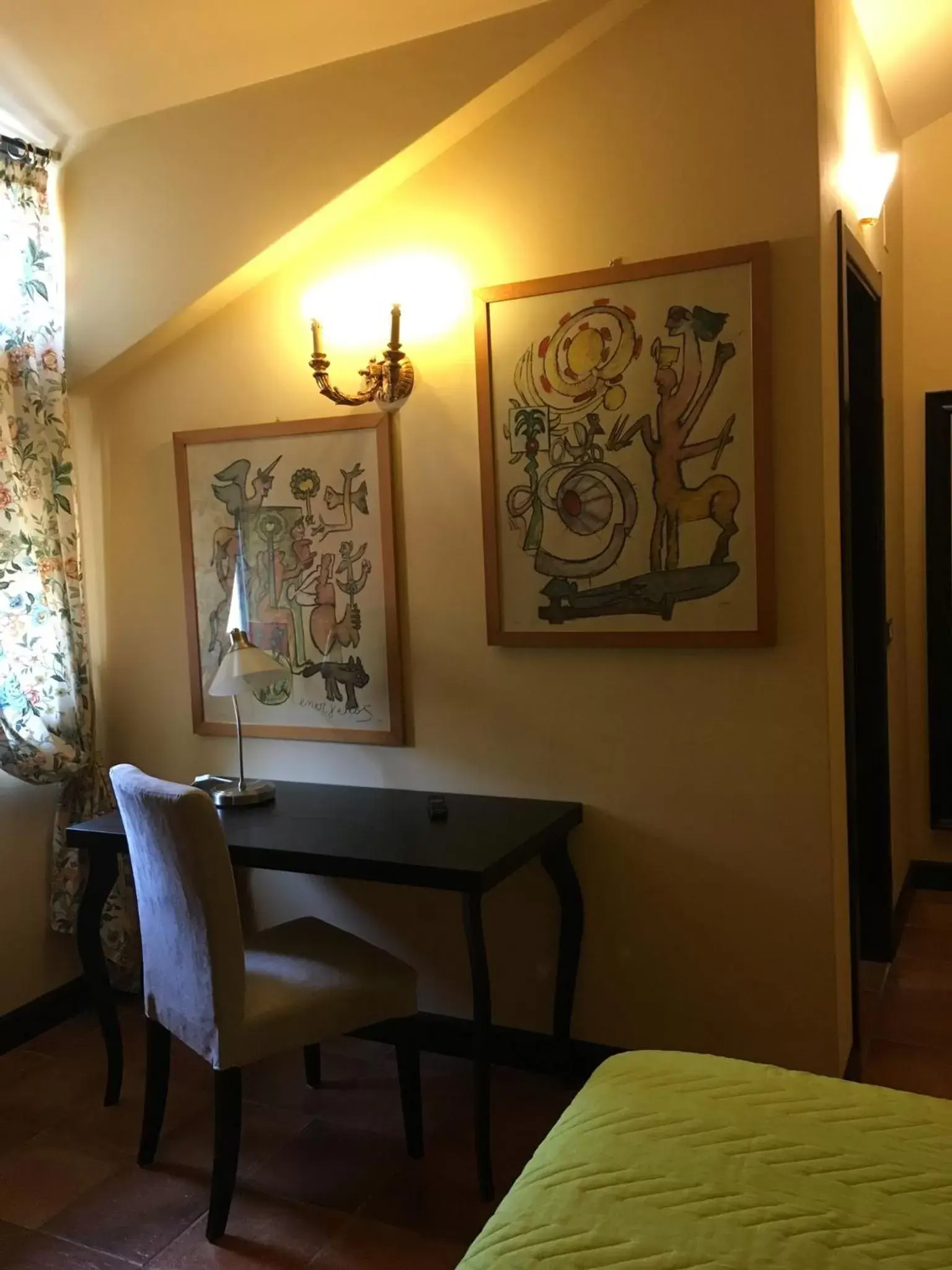 Photo of the whole room, Seating Area in B&B MontAlbano