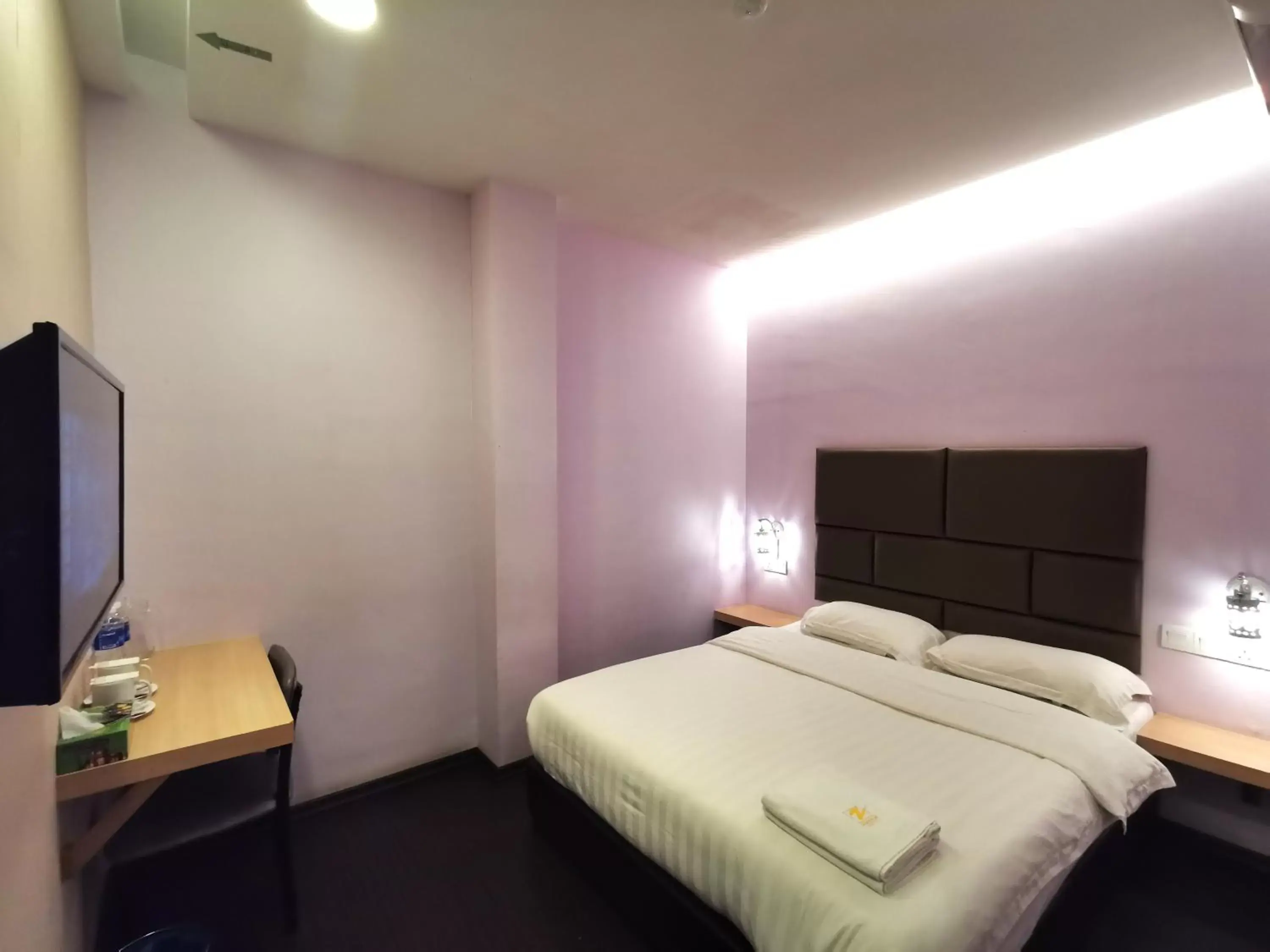 Bed in Zenz Hotel Bed in Zenz Hotel