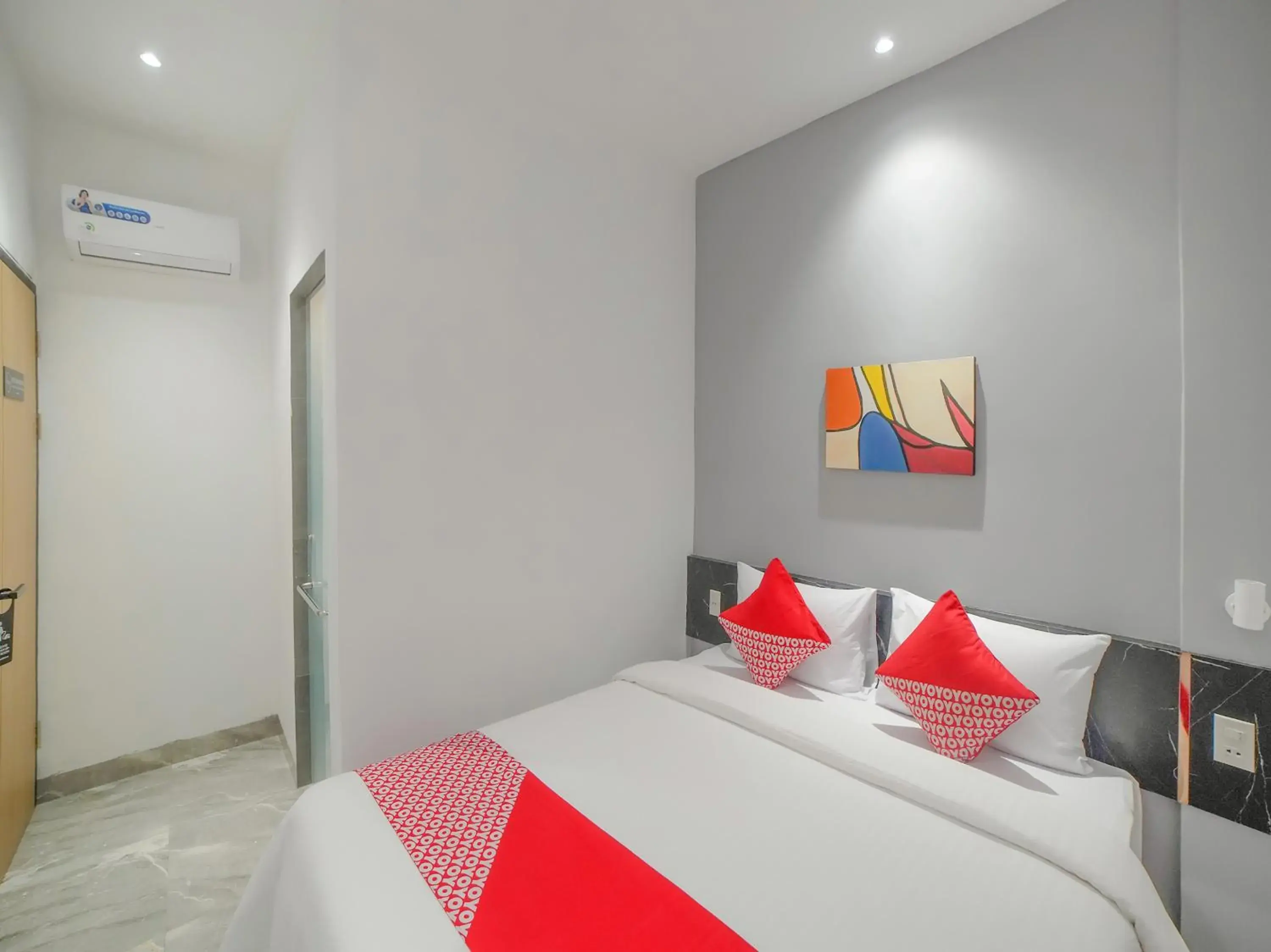 Bedroom, Bed in SUPER OYO Capital O 90447 Kardopa Hotel Megapark