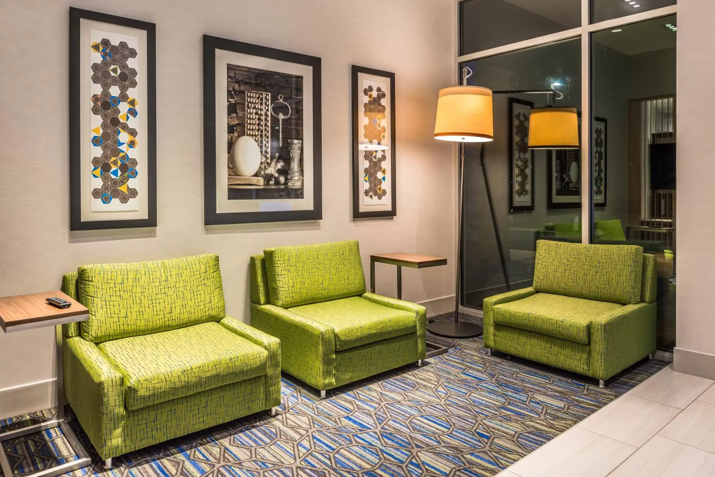 Lobby or reception, Seating Area in Holiday Inn Express & Suites Farmville, an IHG Hotel