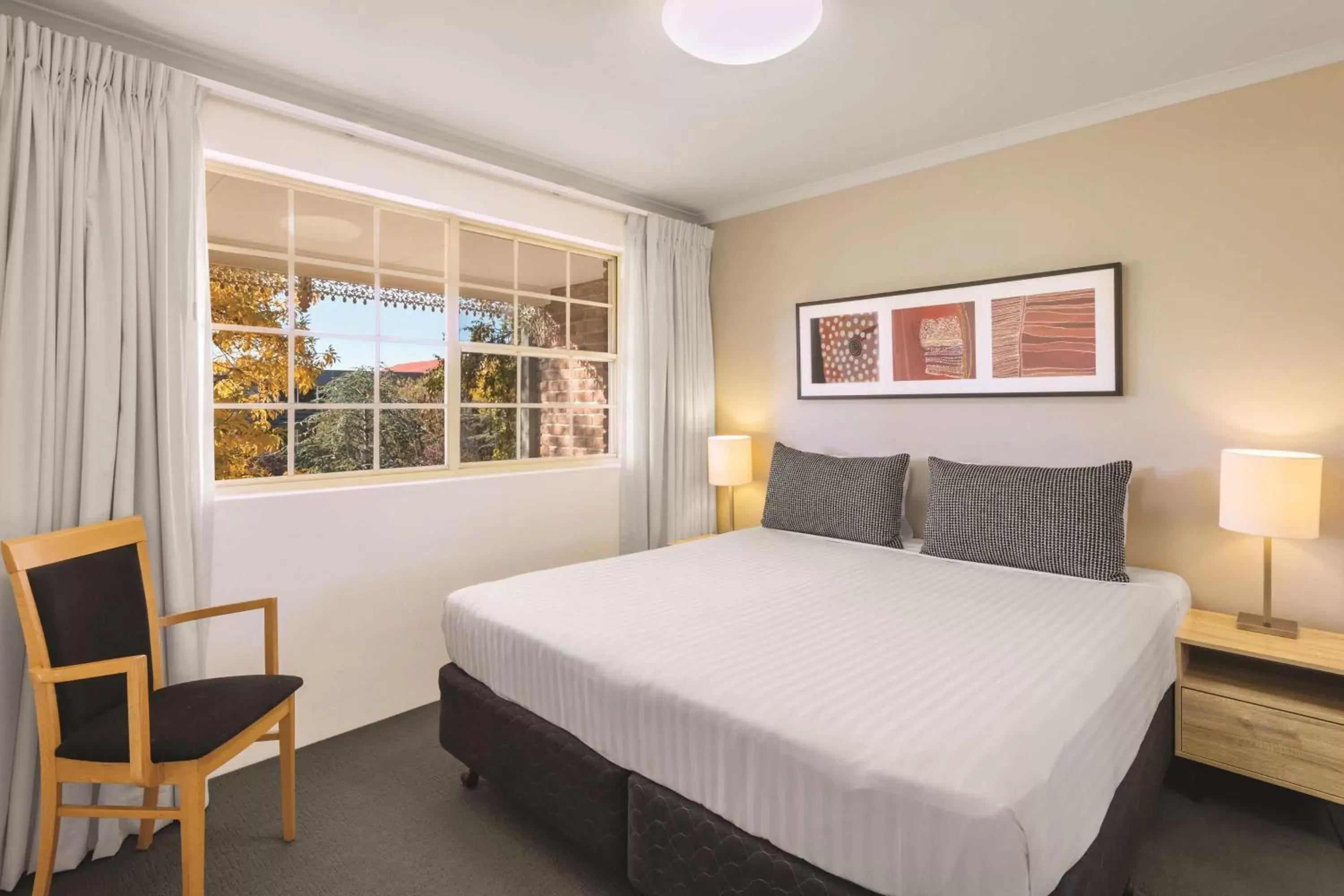View (from property/room), Bed in Adina Serviced Apartments Canberra Kingston