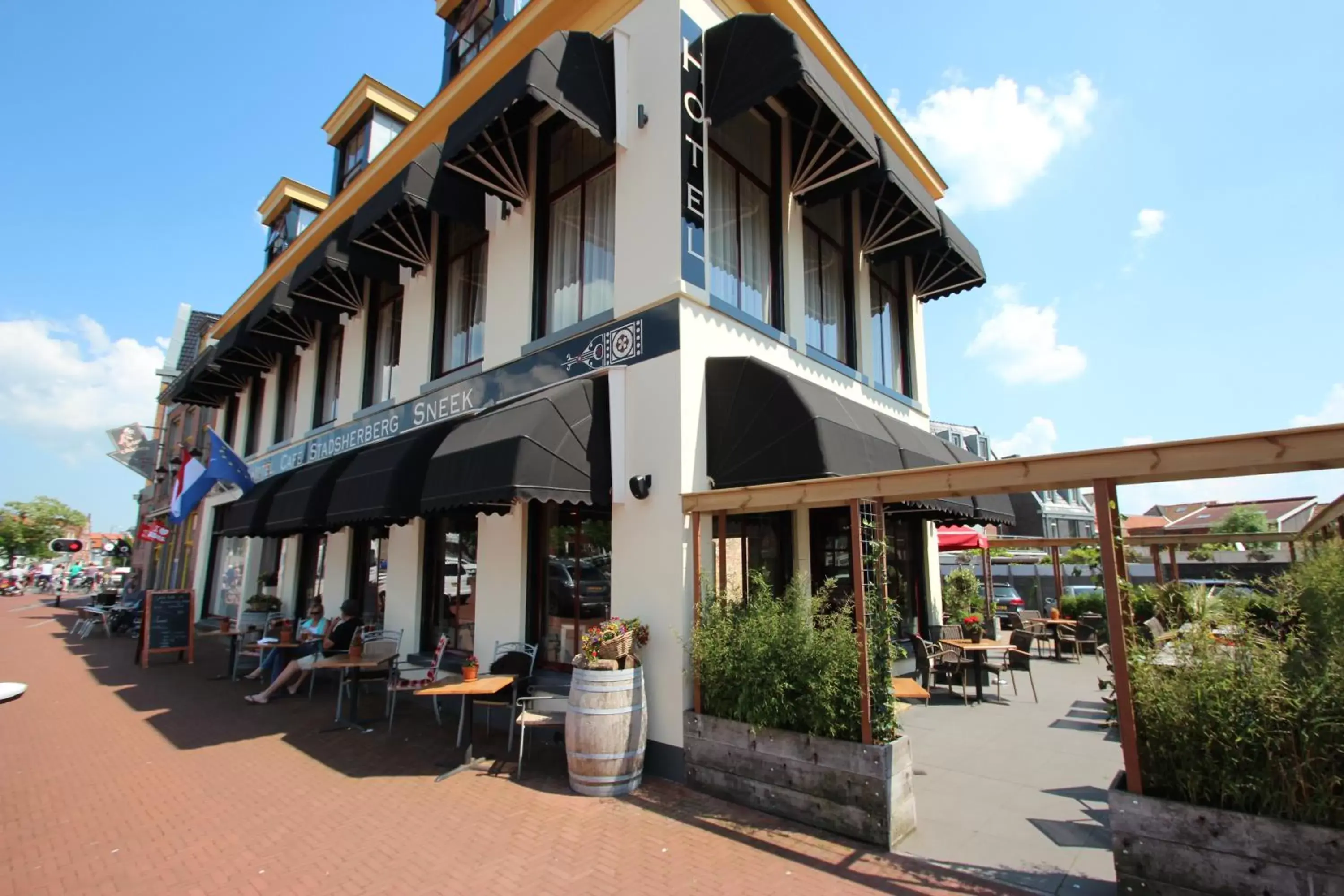 Property building, Facade/Entrance in Hotel Stadsherberg Sneek