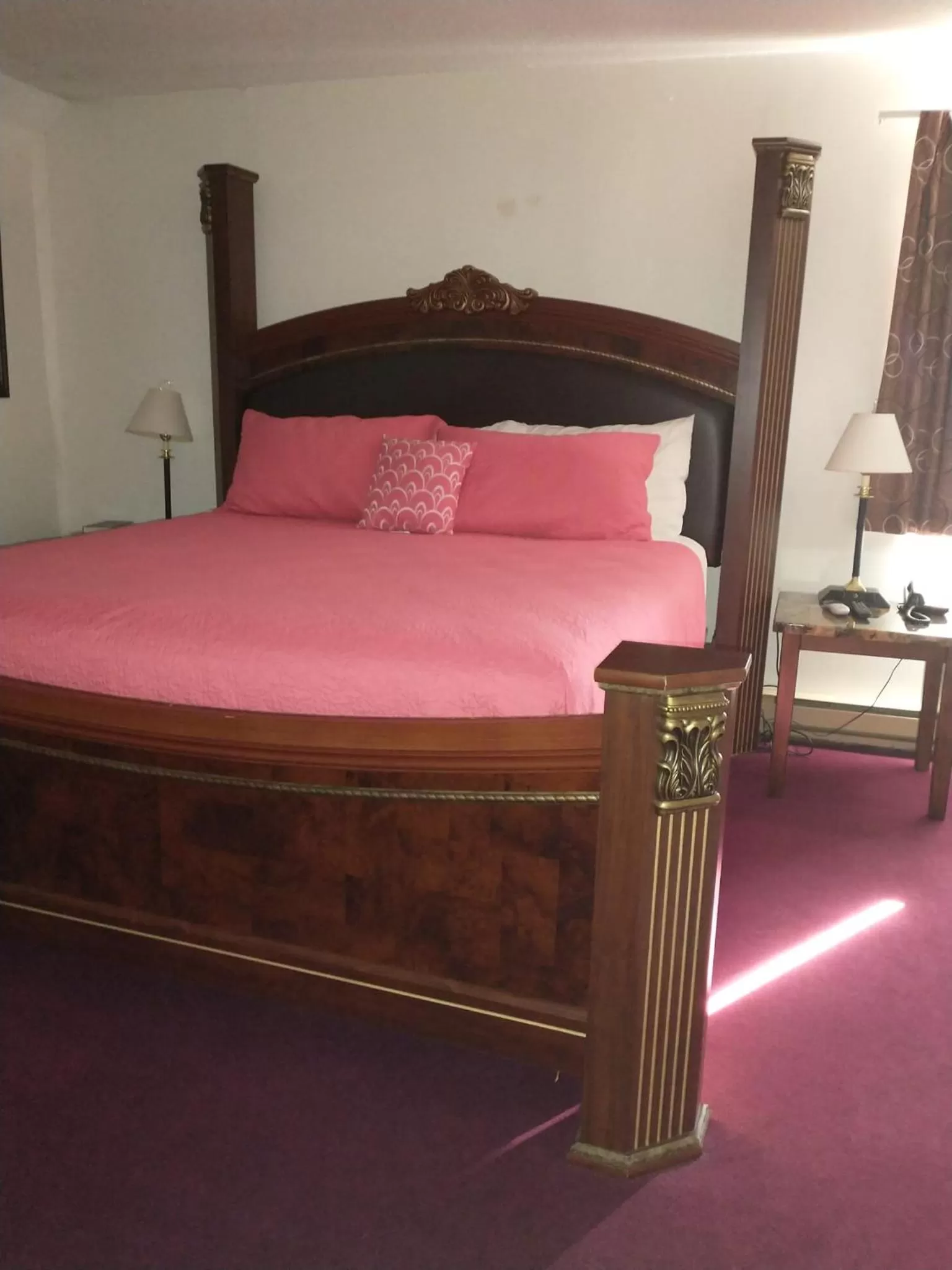 Photo of the whole room, Bed in Sauk River Inn & Suites, a Travelodge by Wyndham