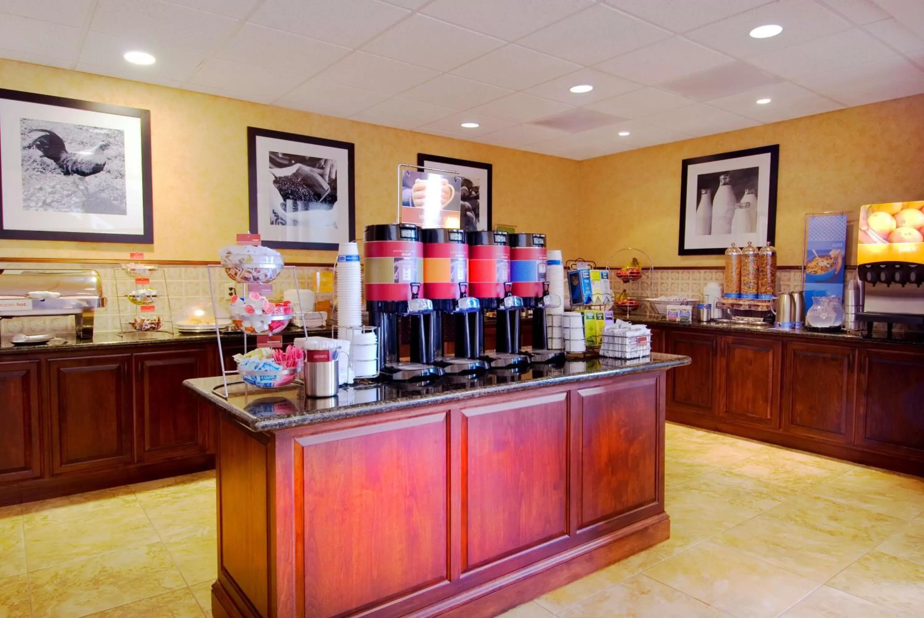 Dining area, Restaurant/Places to Eat in Hampton Inn & Suites Lodi