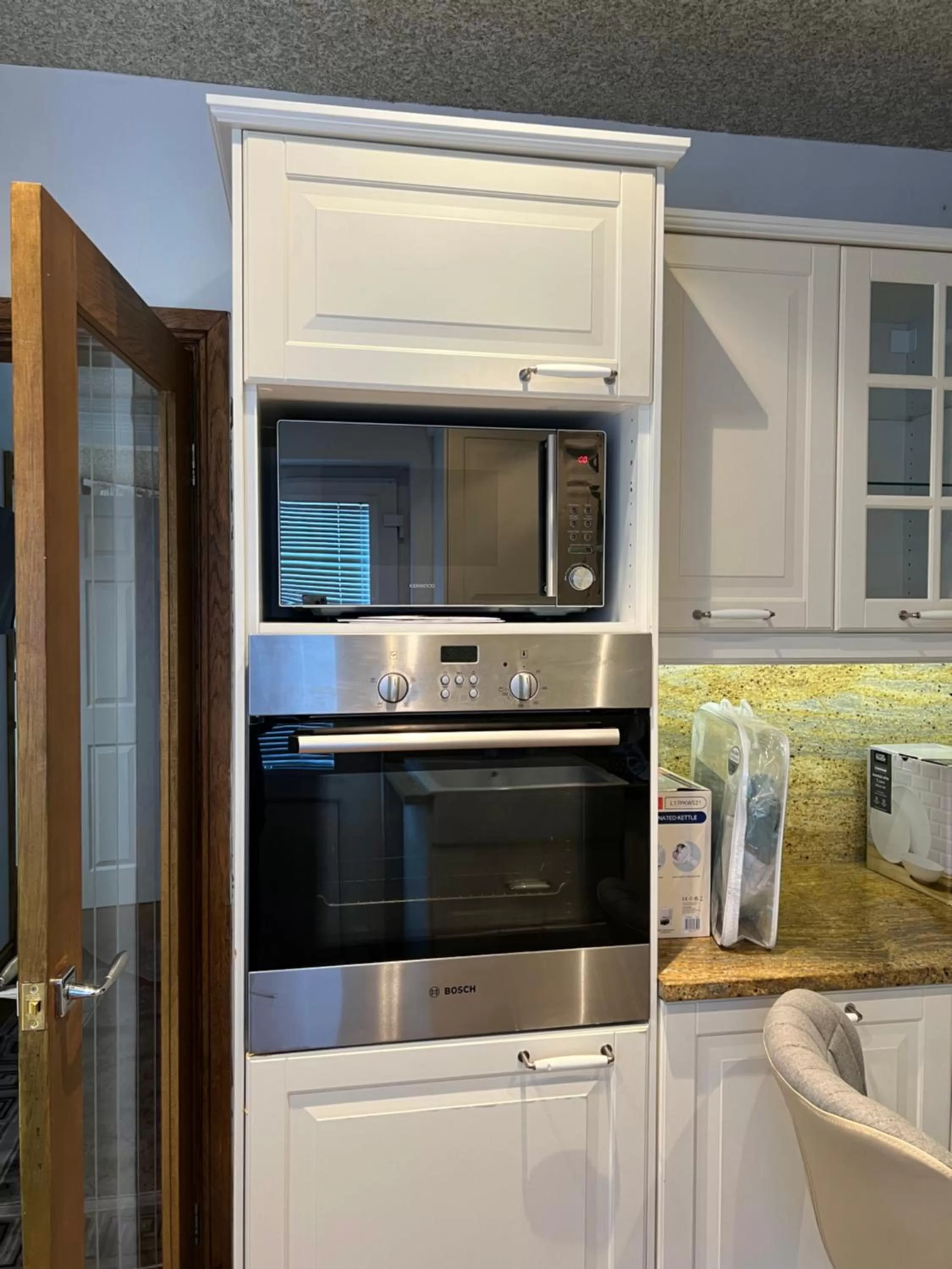 TJ Homes - Luxury Studio Suite with Garden View - Next to tube station London