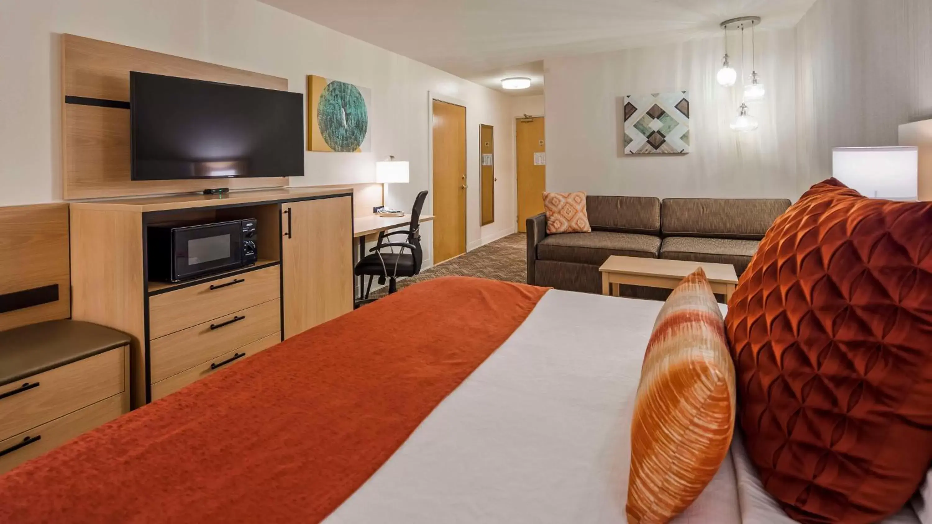 Bedroom, TV/Entertainment Center in Best Western Vista Inn