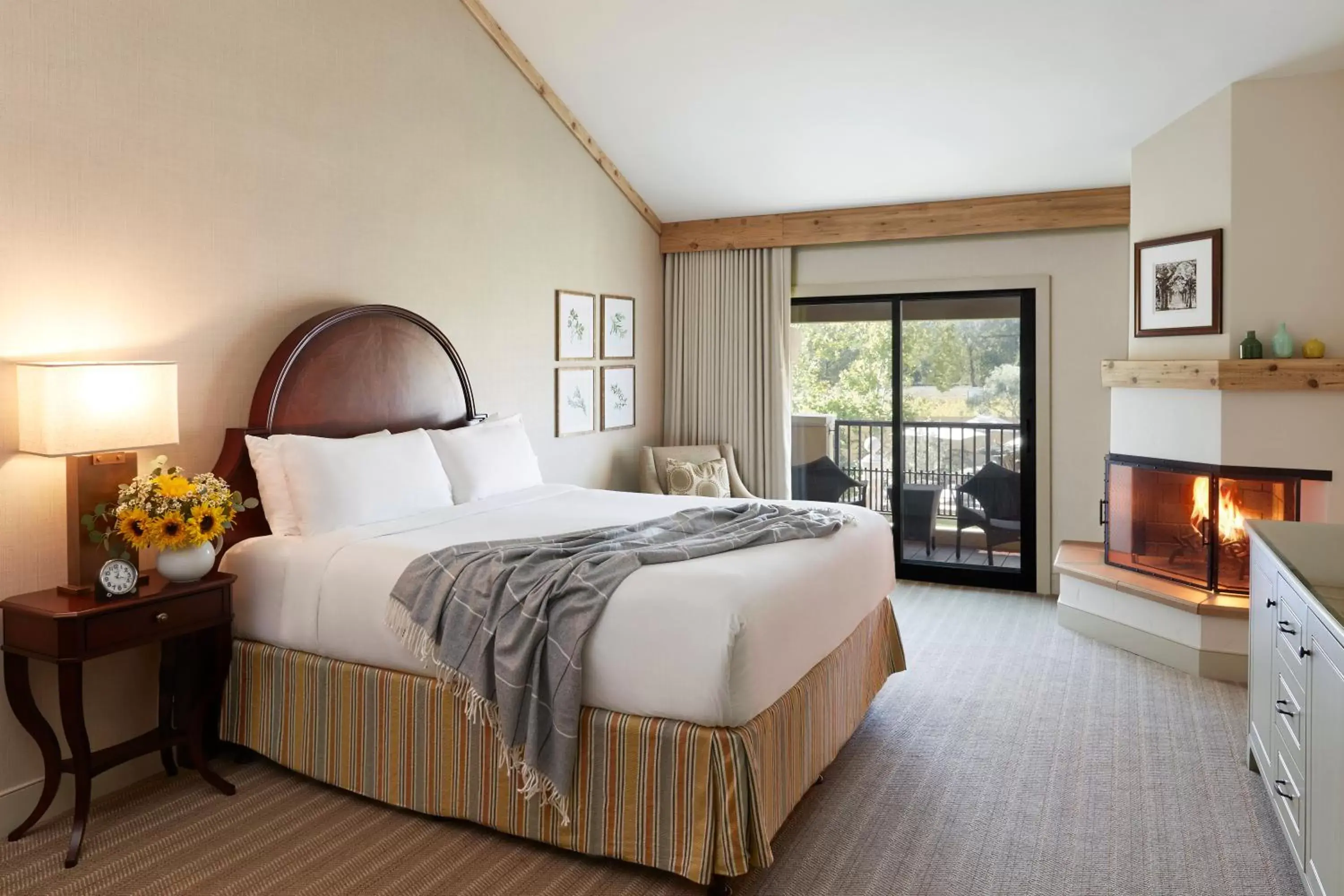 Bed in Napa Valley Lodge