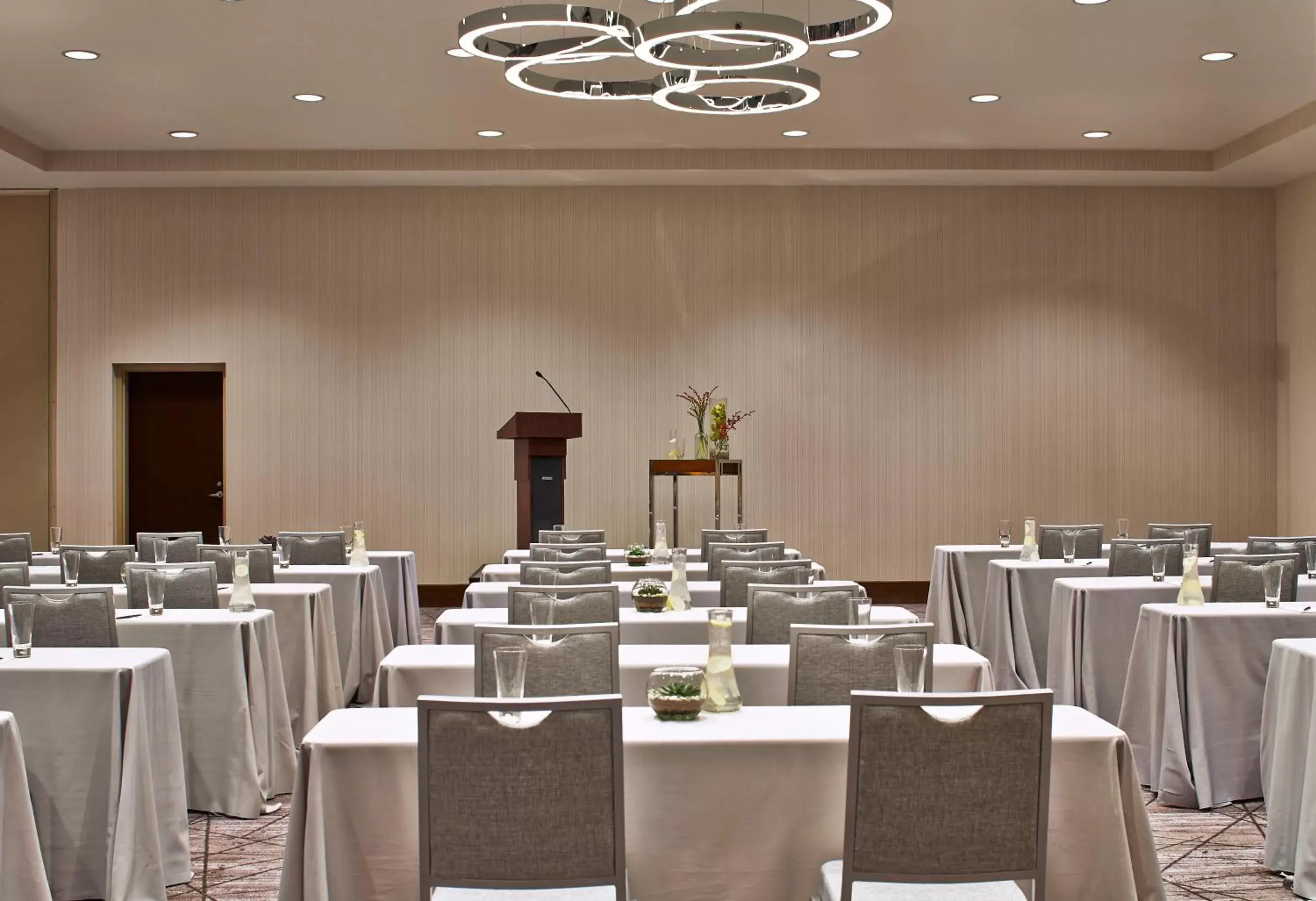Meeting/conference room in Kimpton Overland Hotel - Atlanta Airport, an IHG Hotel