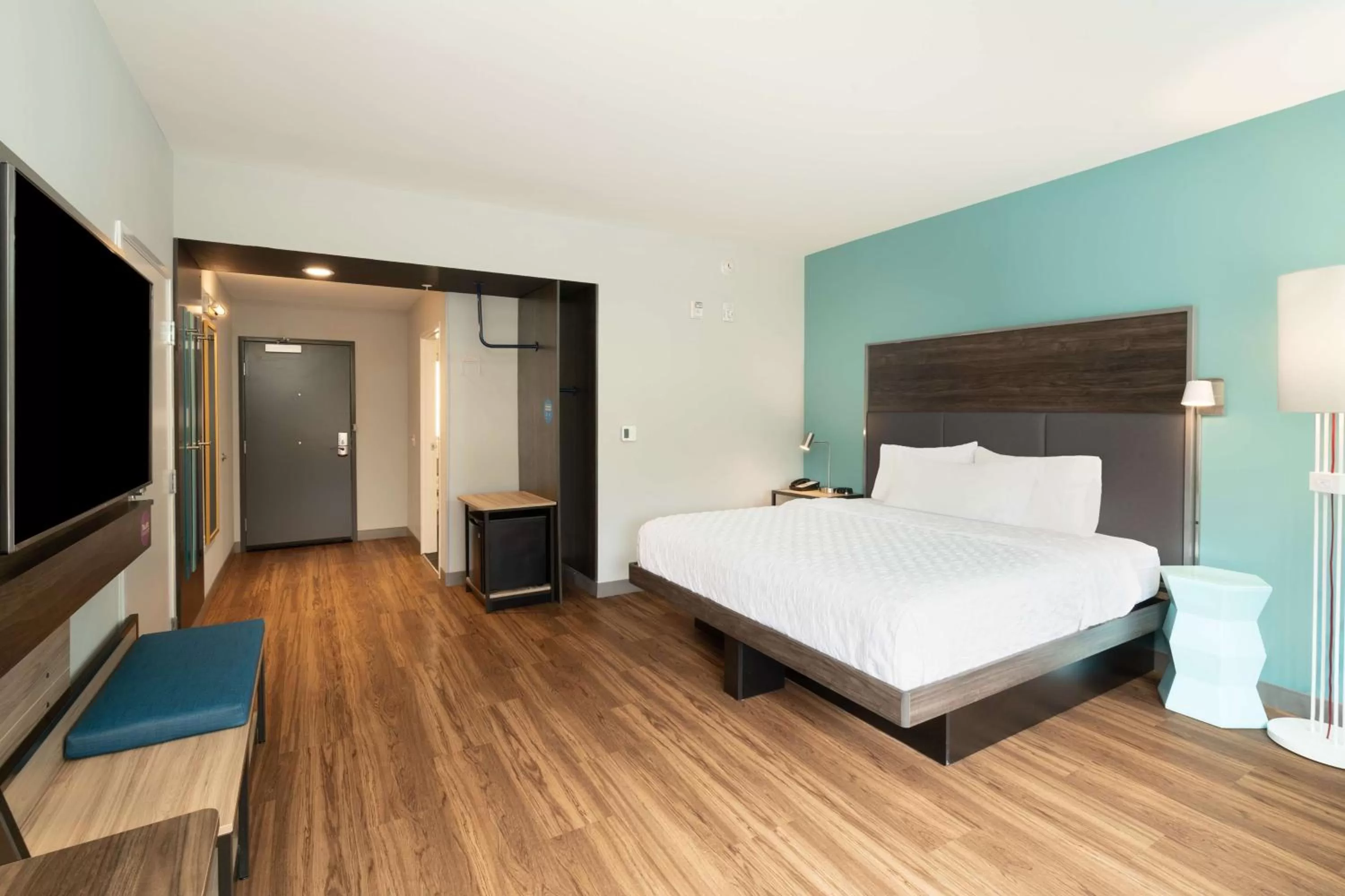 Bedroom, Bed in Tru By Hilton Knoxville North I 75