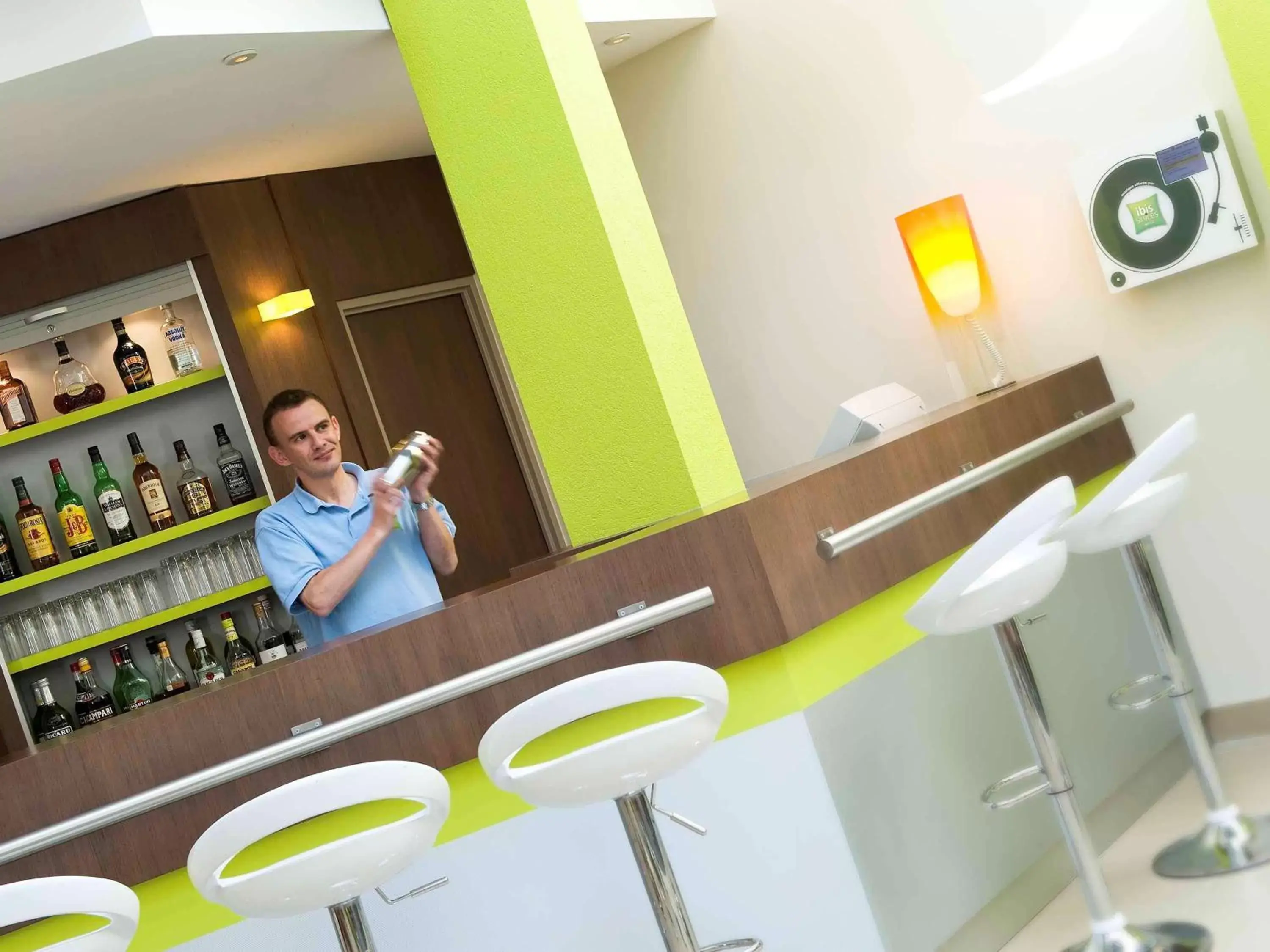 Lounge or bar in ibis Styles Bordeaux Aéroport