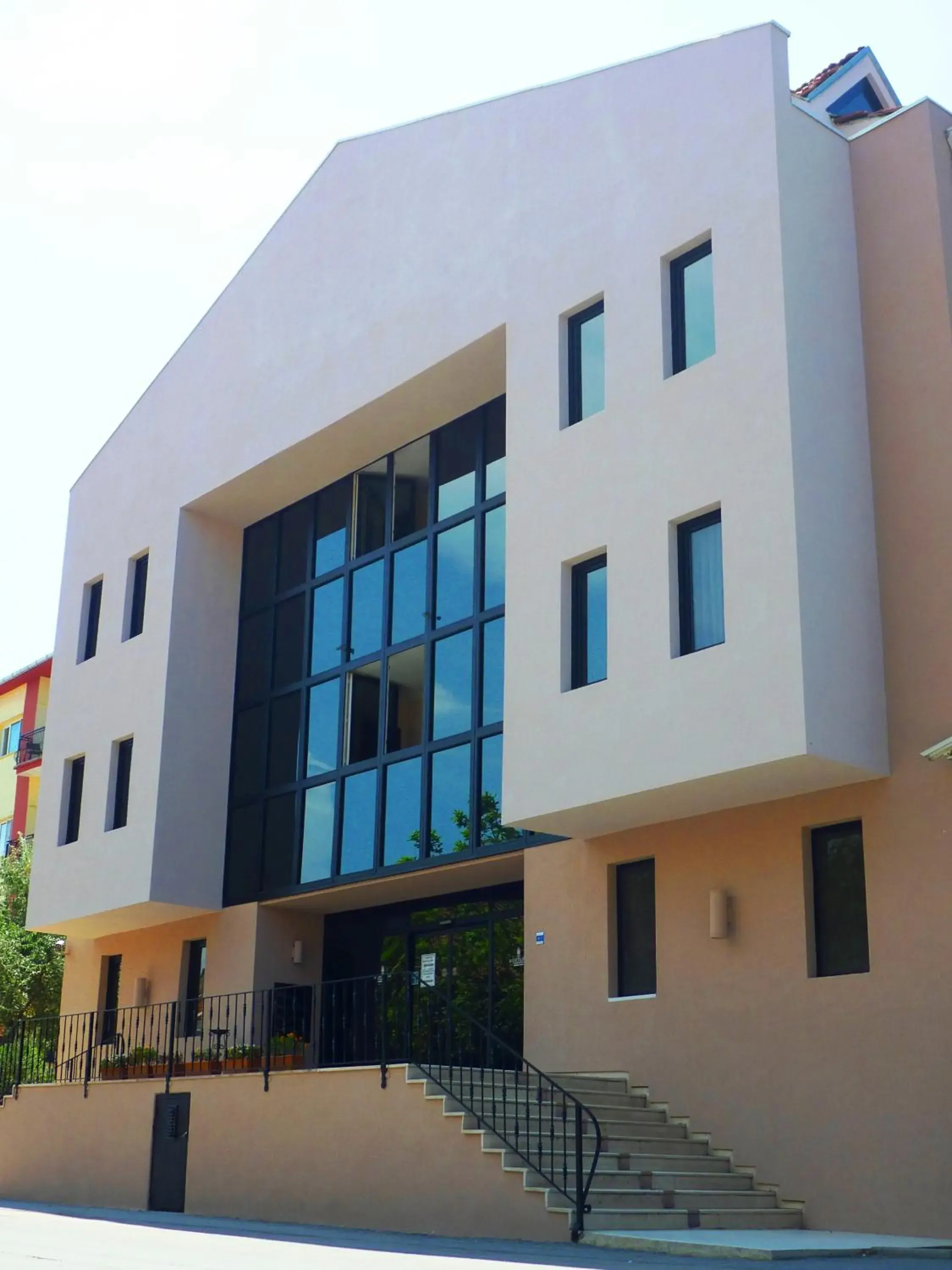 Facade/entrance in Montania Town Hotel Mudanya Facade/entrance in Montania Town Hotel Mudanya