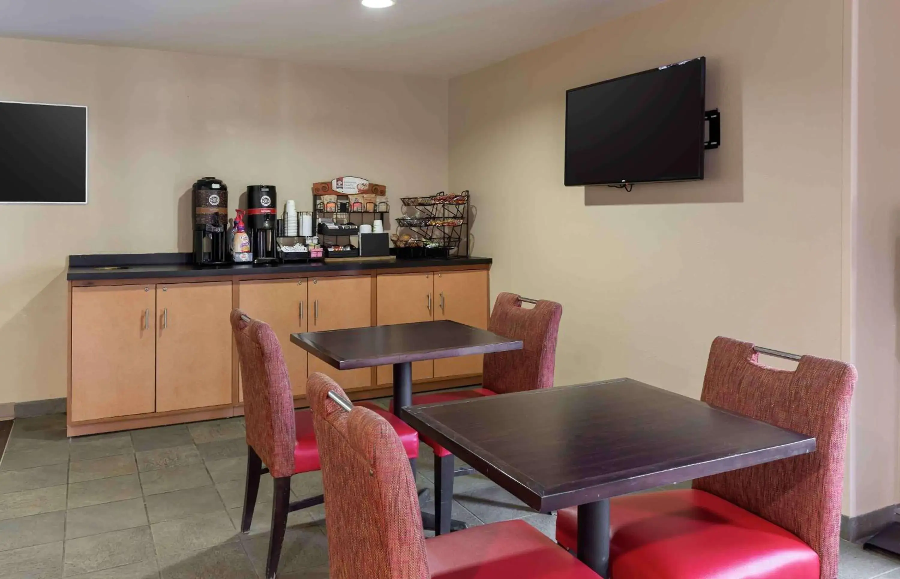 Breakfast, Restaurant/Places to Eat in Extended Stay America Suites - Raleigh - Cary - Regency Parkway South