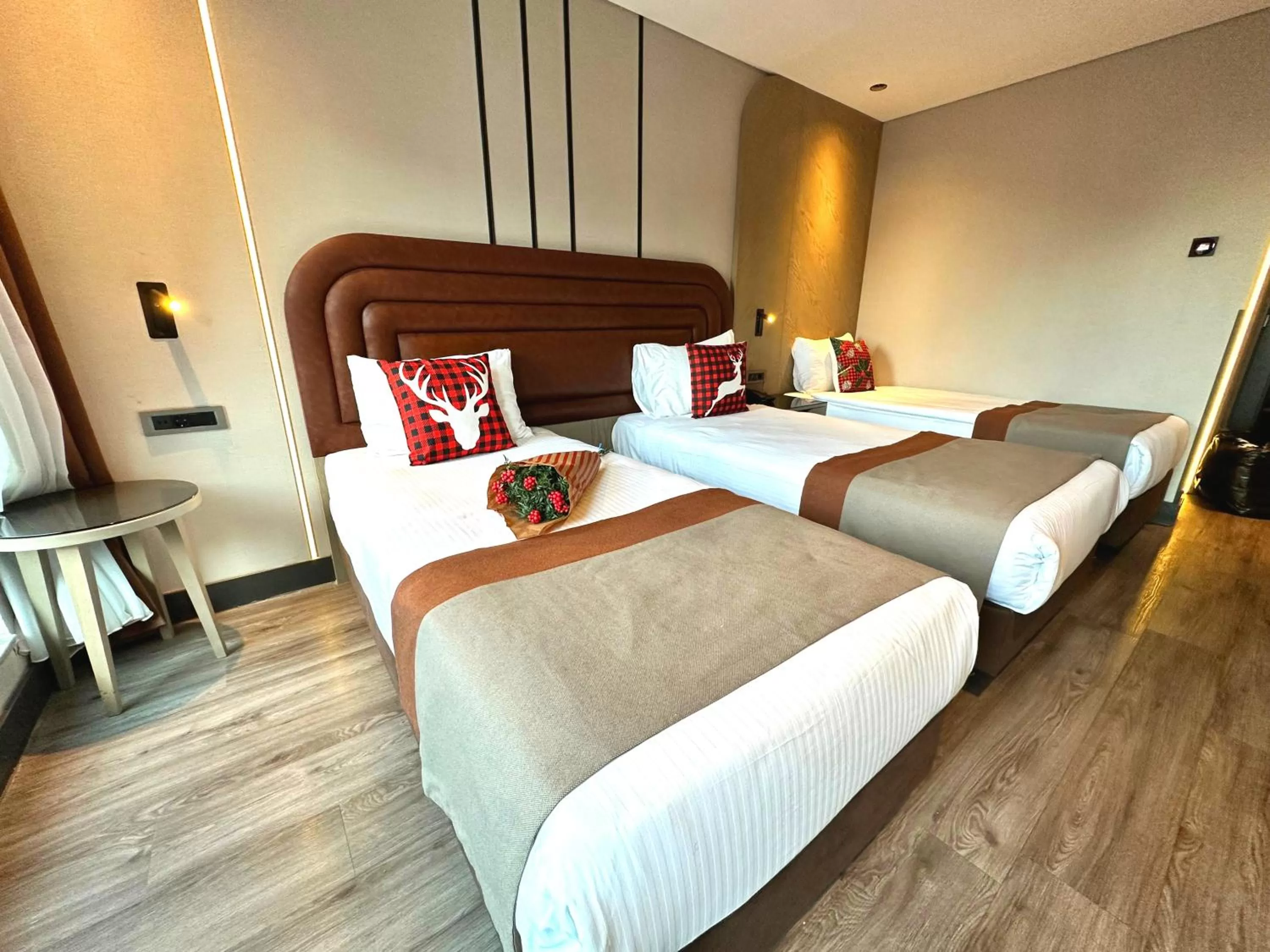 Photo of the whole room, Bed in Edition Old City Hotel