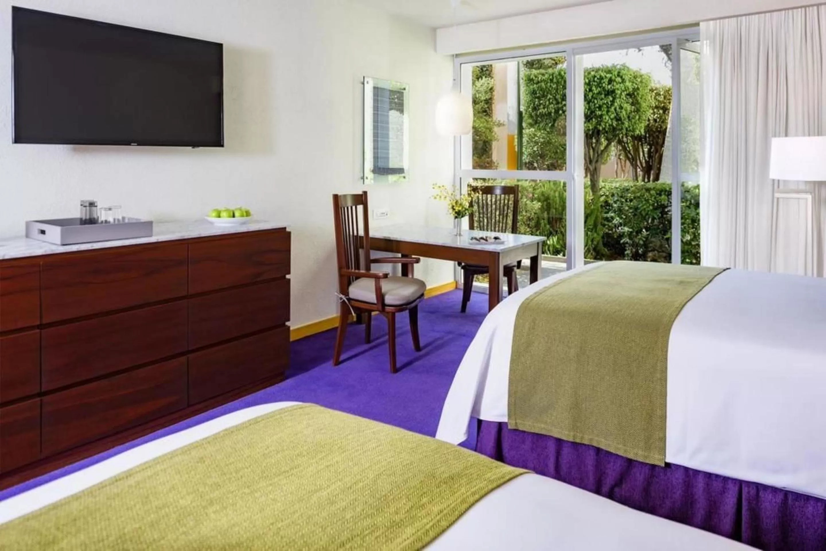 Photo of the whole room, Bed in Camino Real Polanco Mexico