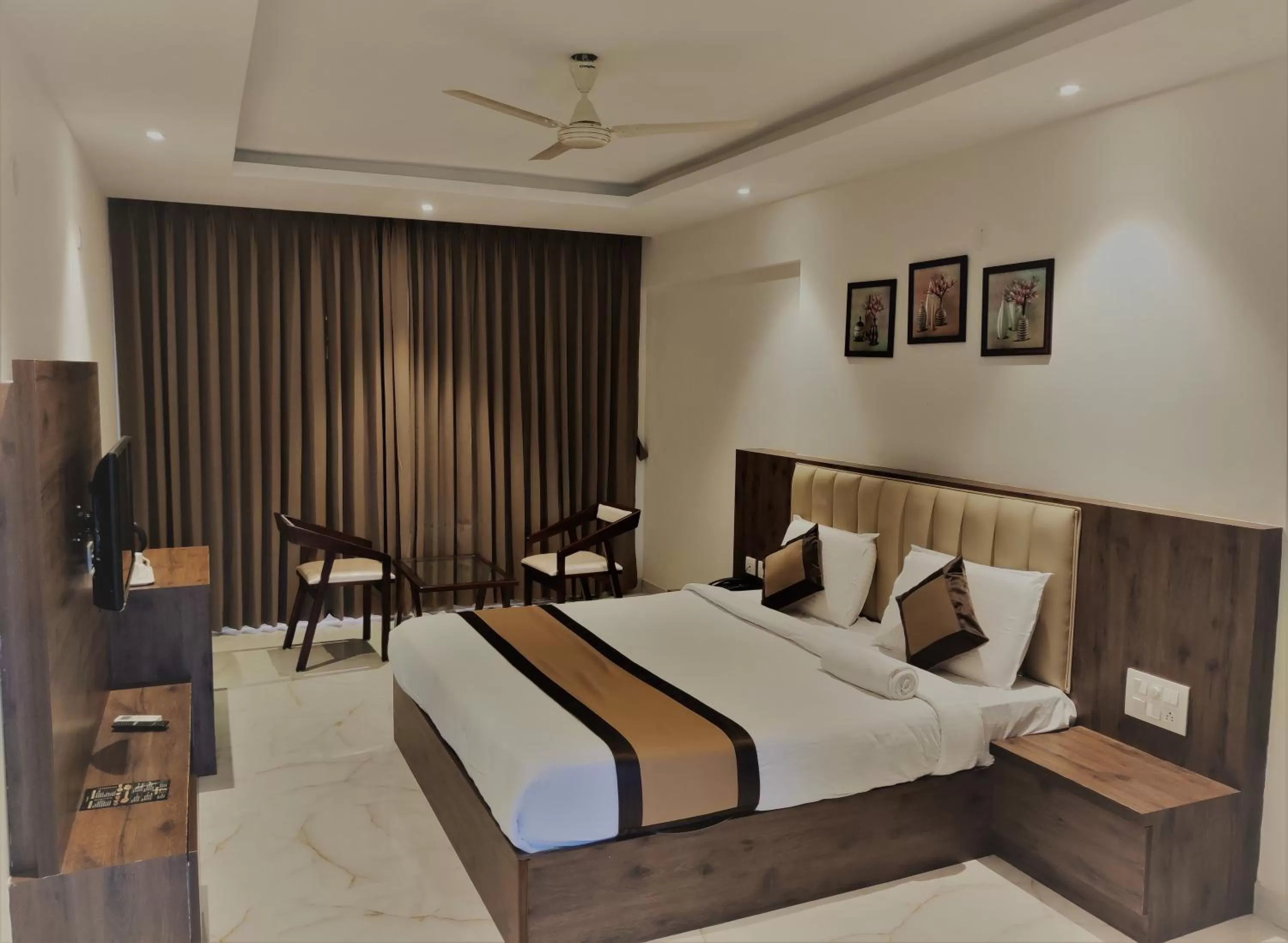 Bedroom, Bed in Adyar Plaza Inn by RAK Rooms, Mangaluru