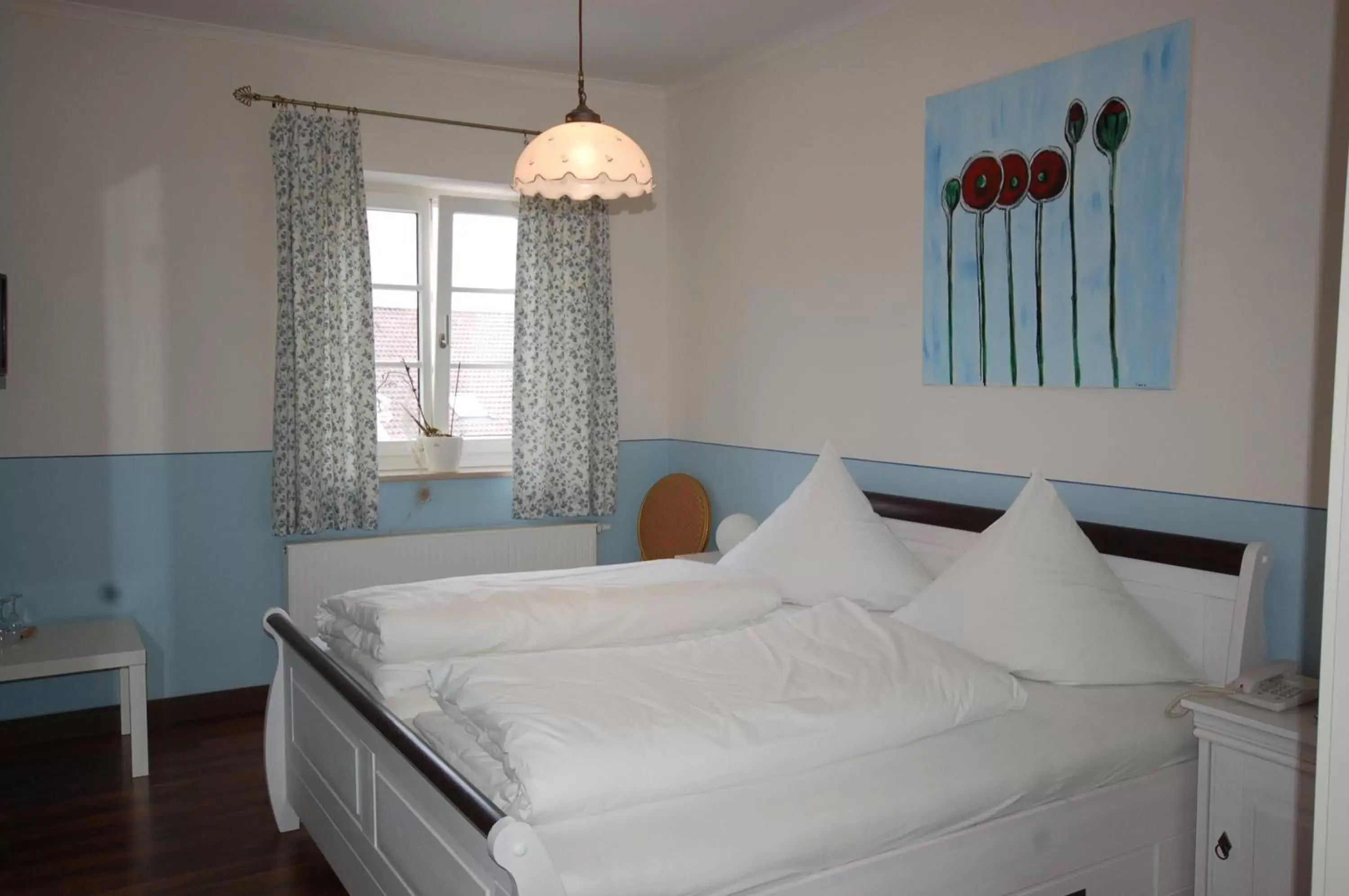 Einzelzimmer Altbau - single occupancy in Hotel Lutz Einzelzimmer Altbau - single occupancy in Hotel Lutz