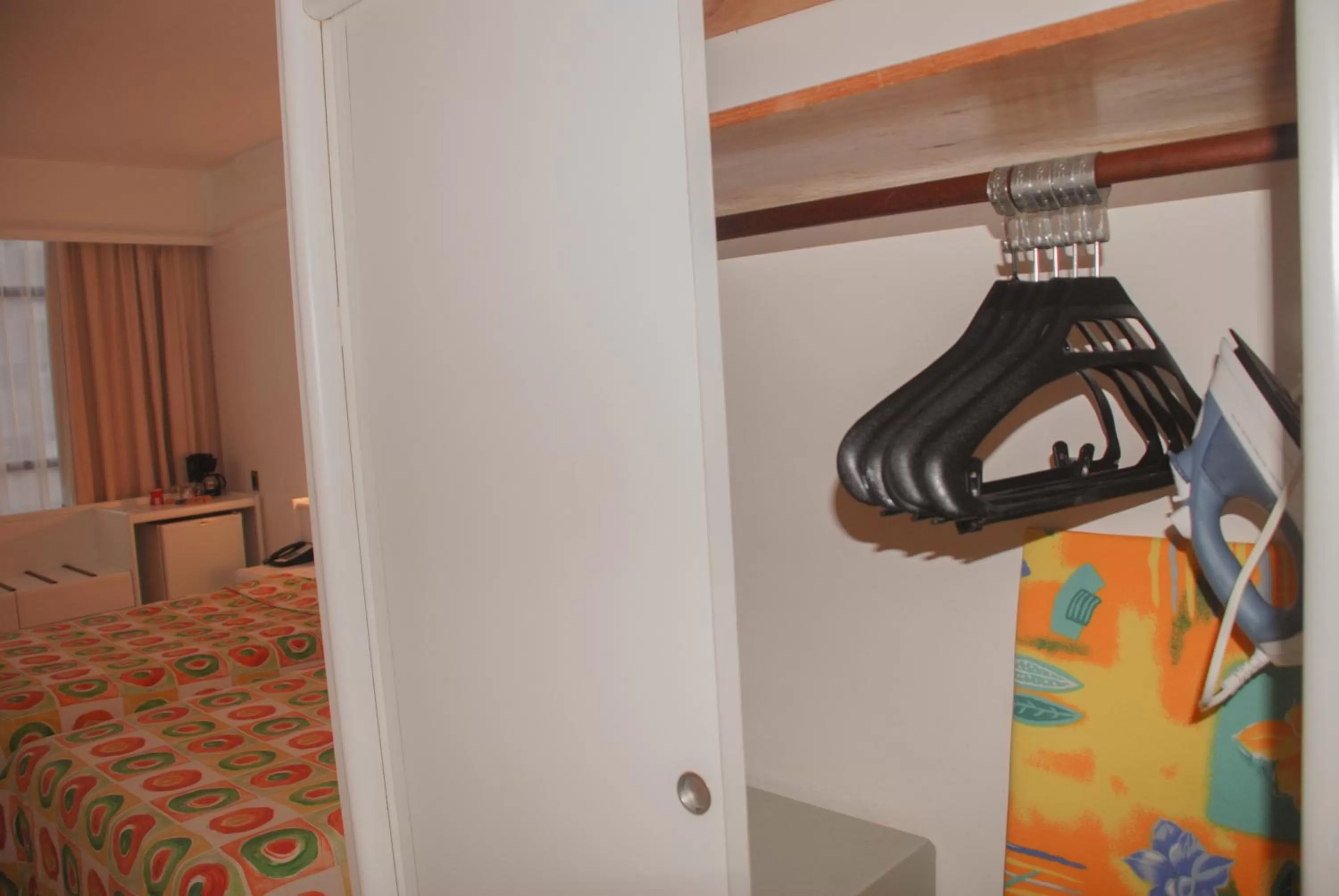 Decorative detail, Bed in Rede Andrade LG Inn