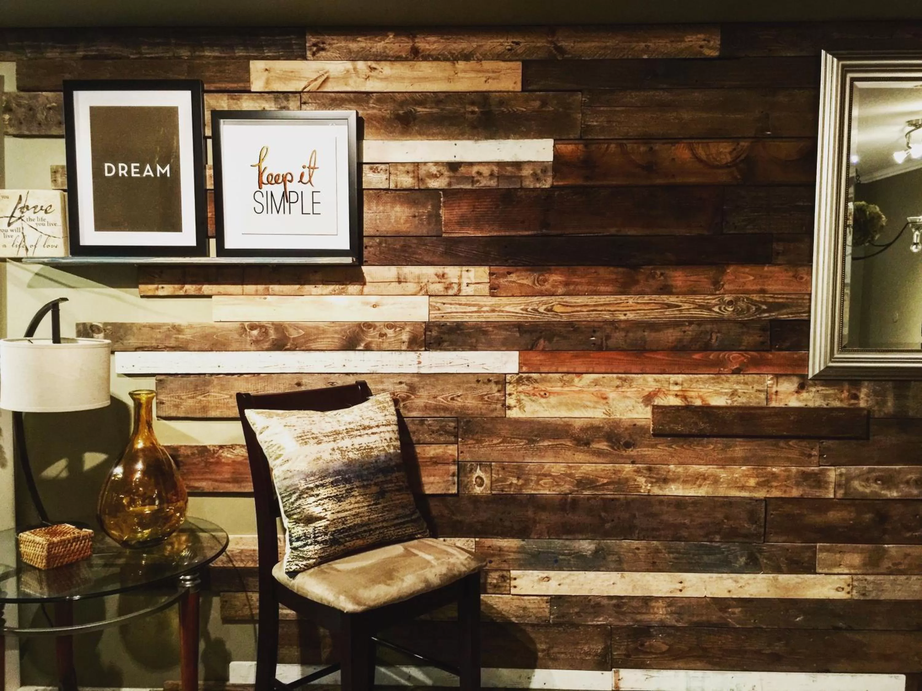 Dining area in Evergreen Bed & Breakfast