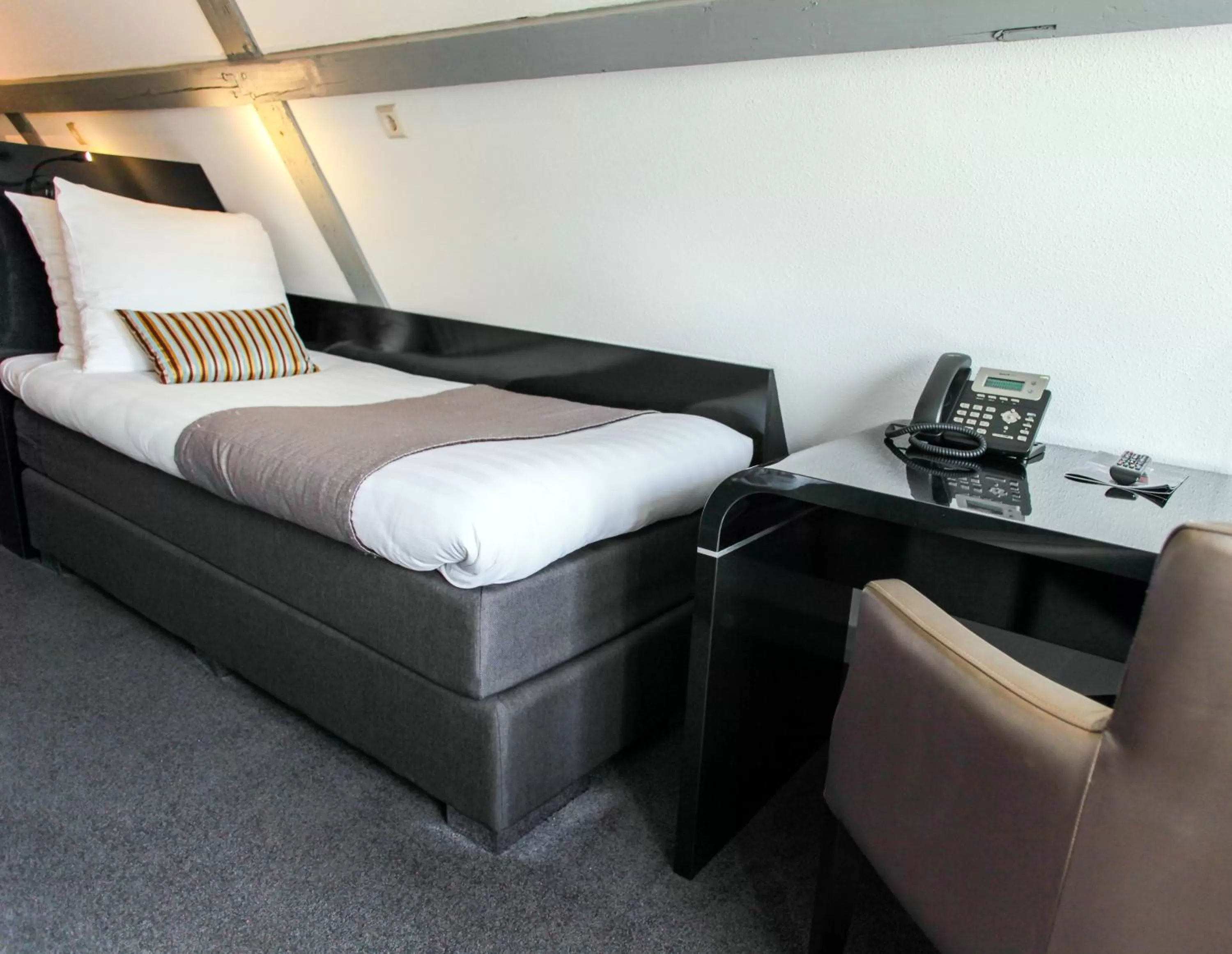 Bed in Hotel Mansion