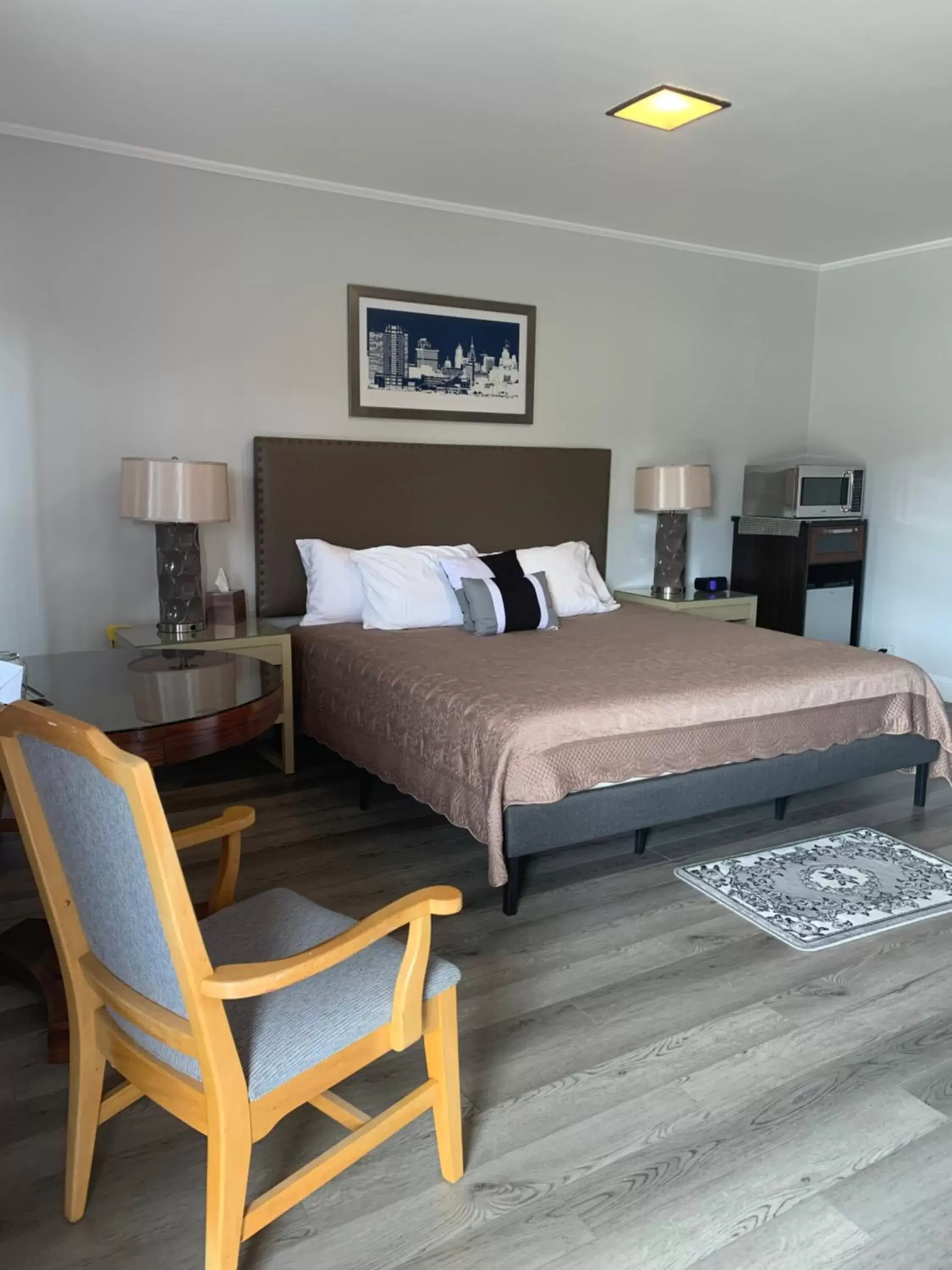 Bedroom, Bed in Vinehurst Inn & Suites