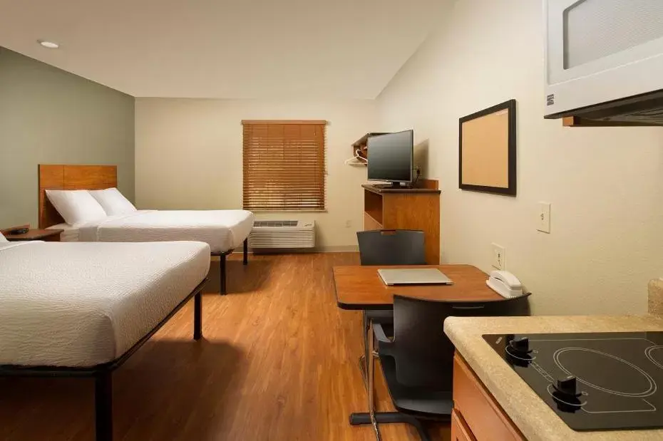 Bed in Extended Stay America Suites - Denver - Airport