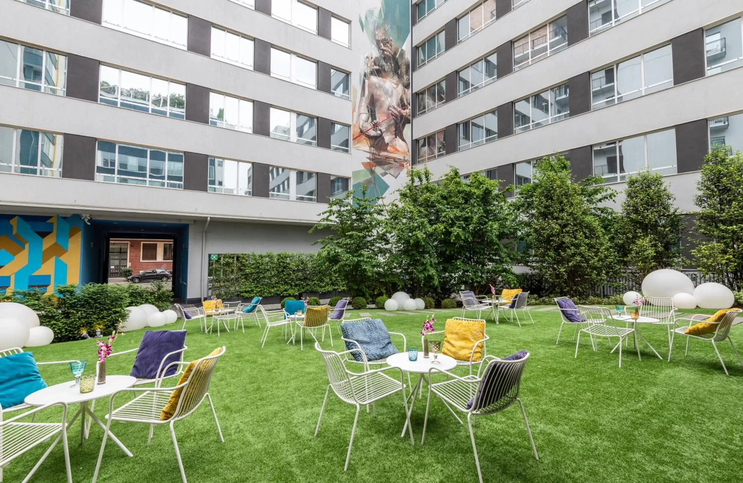 Garden in NYX Hotel Milan by Leonardo Hotels