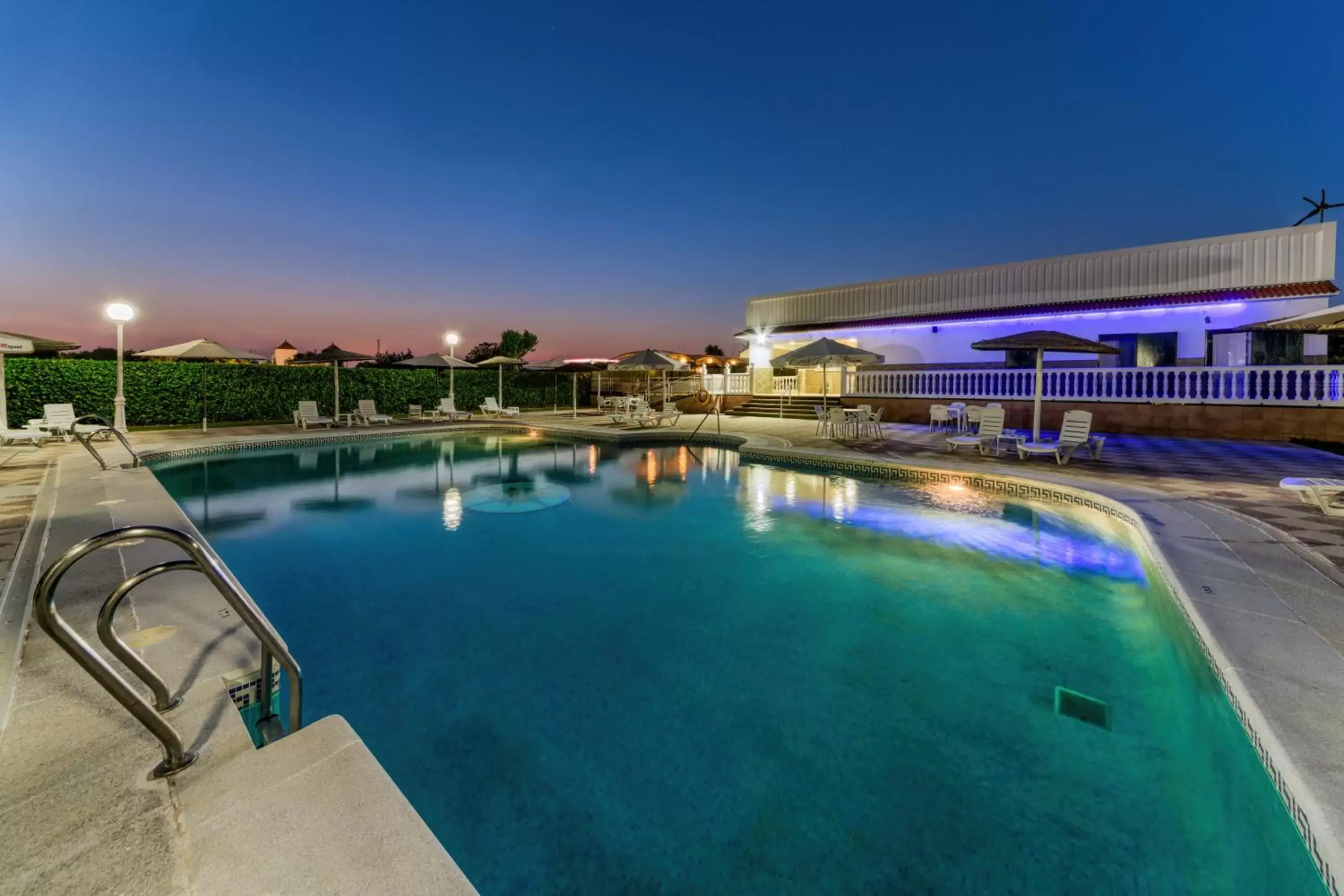 Swimming Pool in Hotel Torre De Los Guzmanes