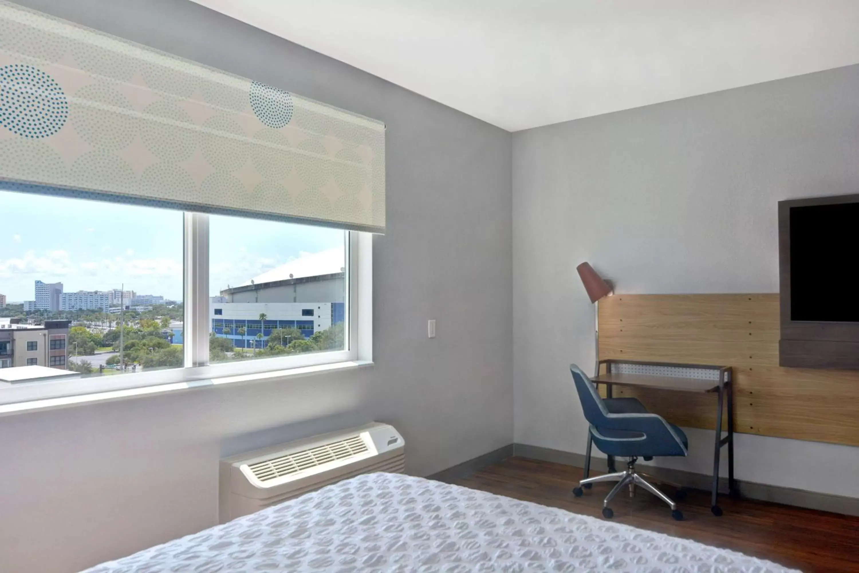 View (from property/room), Bed in Tru By Hilton St. Petersburg Downtown Central Ave View (from property/room), Bed in Tru By Hilton St. Petersburg Downtown Central Ave