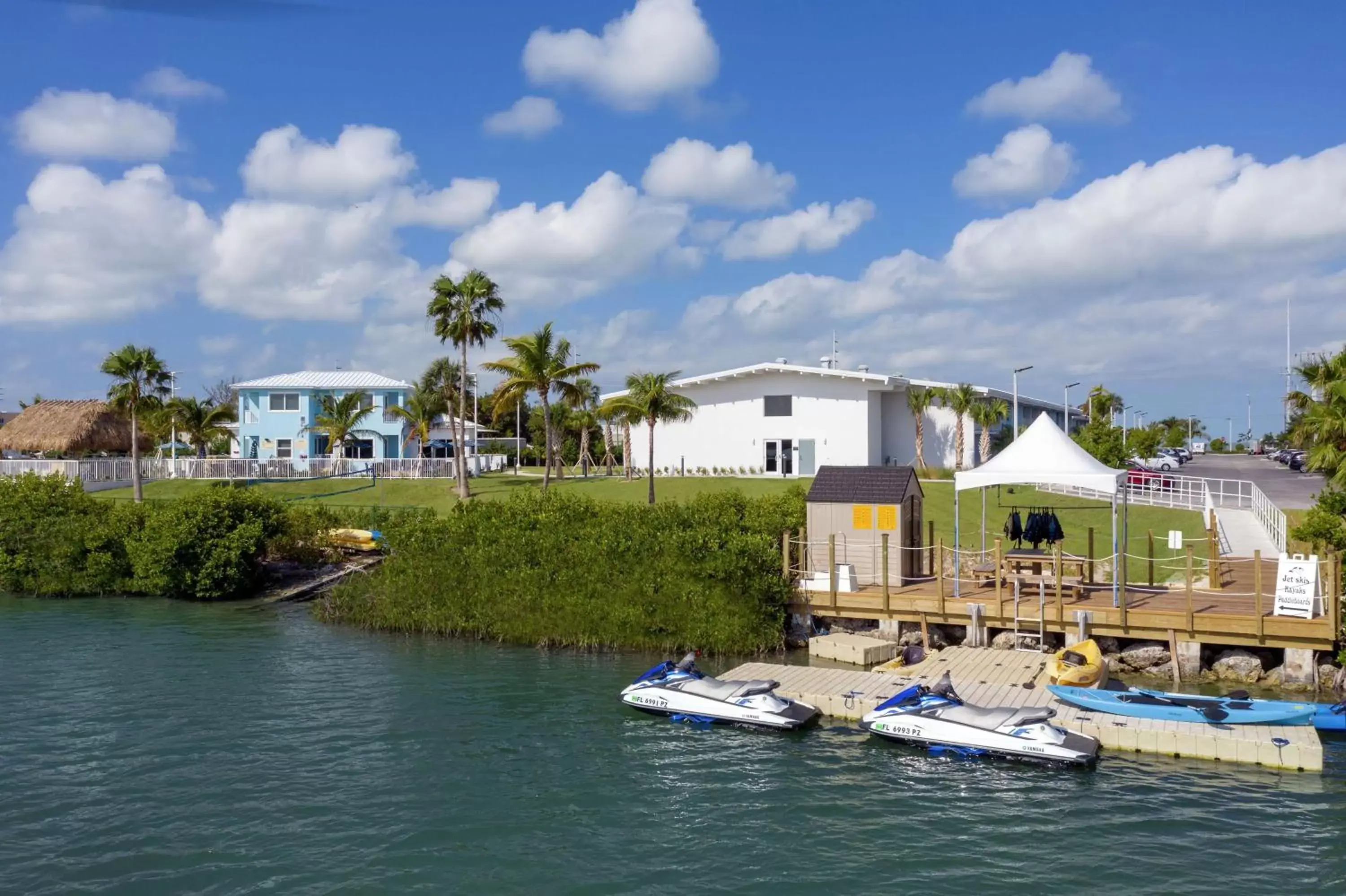 Property building, Neighborhood in Hampton Inn Marathon - Florida Keys