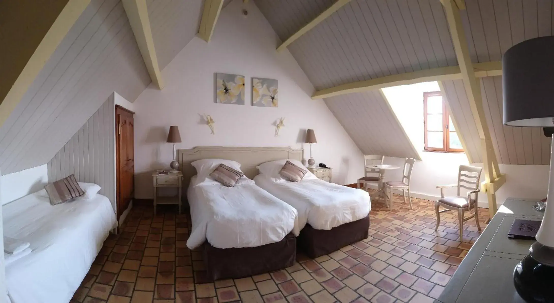 Bedroom, Bed in L'Oree des Chenes, The Originals Relais (Relais du Silence)