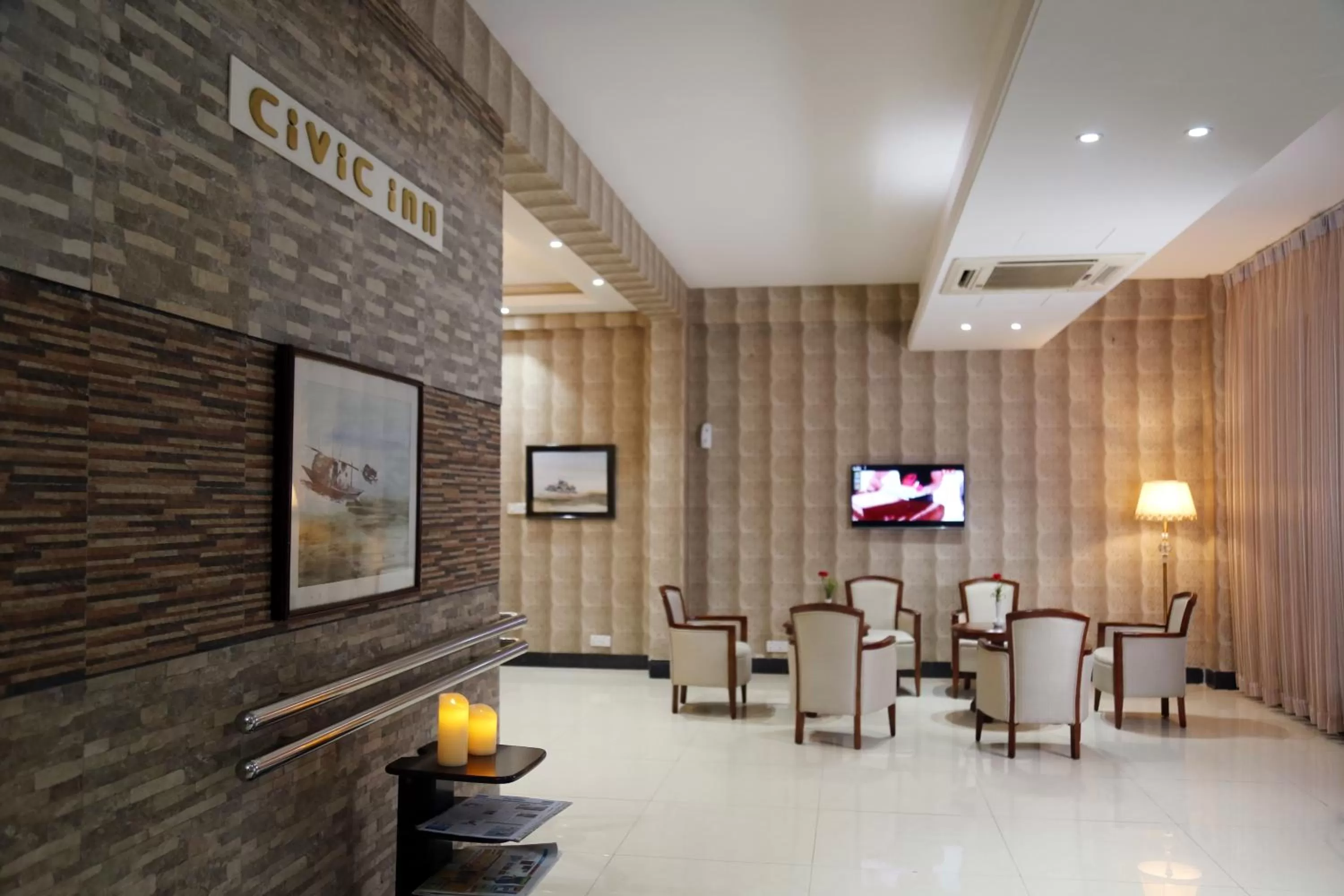 Communal lounge/ TV room in Civic Inn