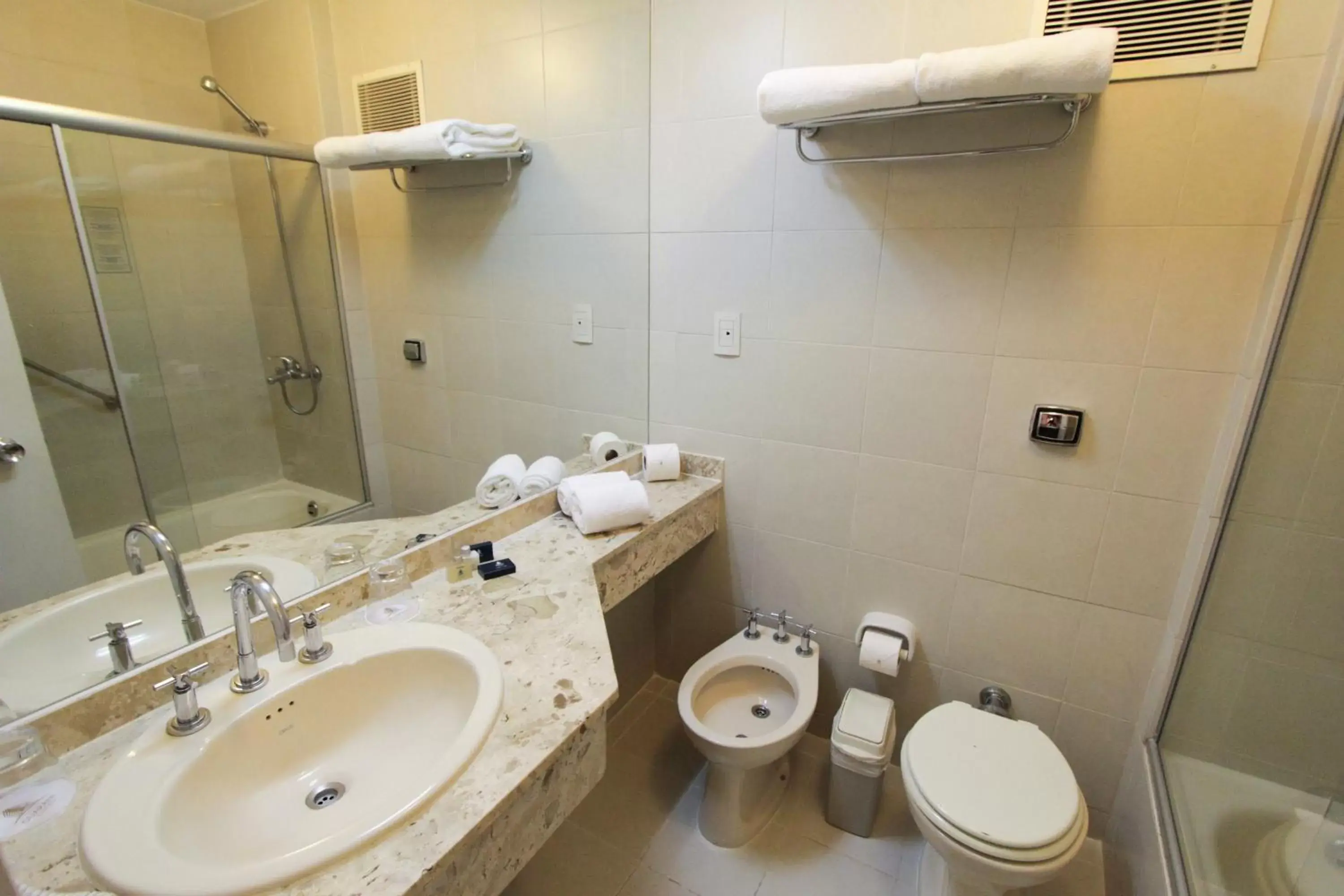 Standard Twin Room in Hotel Guarani Asuncion Standard Twin Room in Hotel Guarani Asuncion