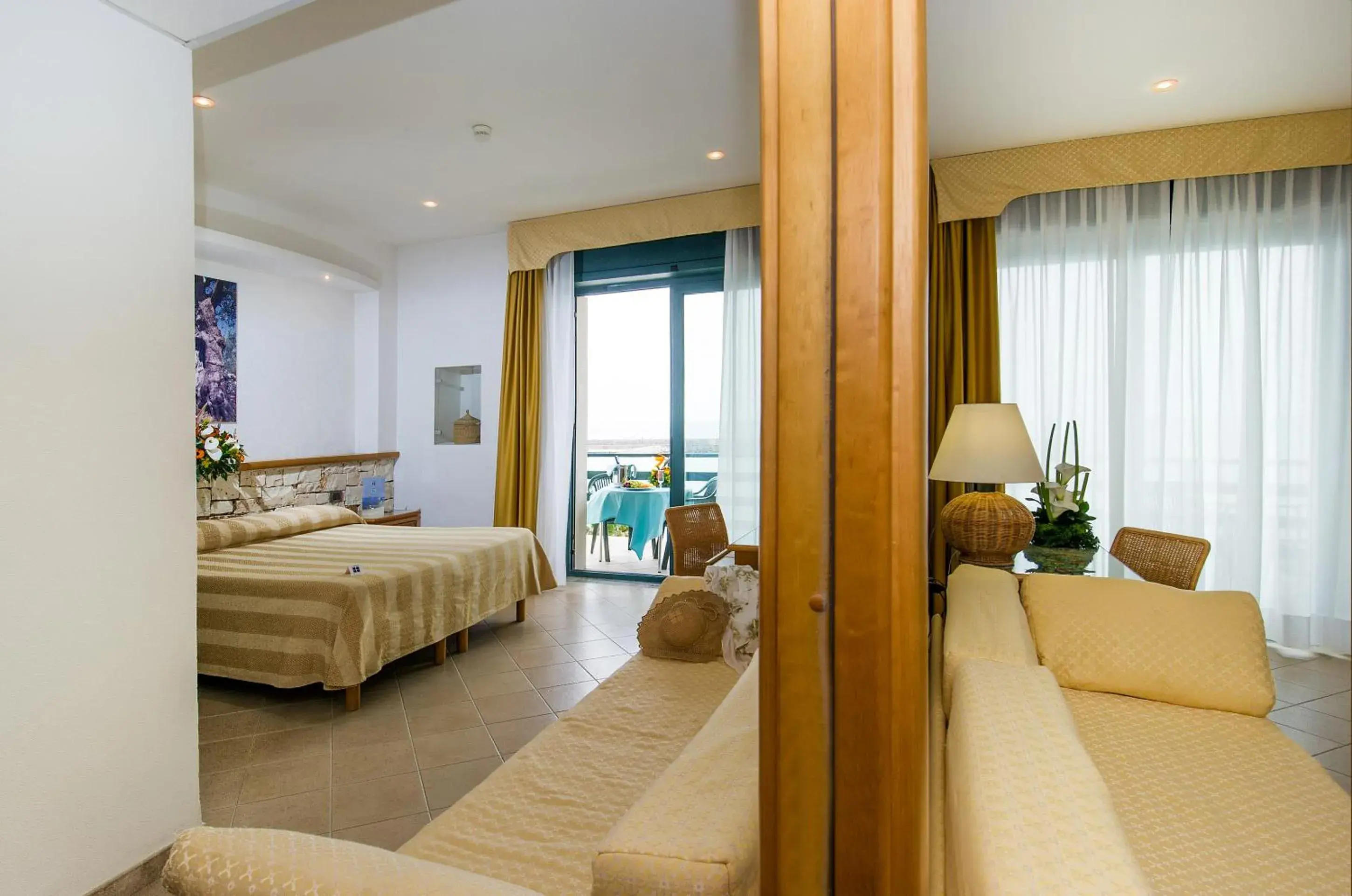 Bed, Room Photo in Hotel Terminal - Caroli Hotels