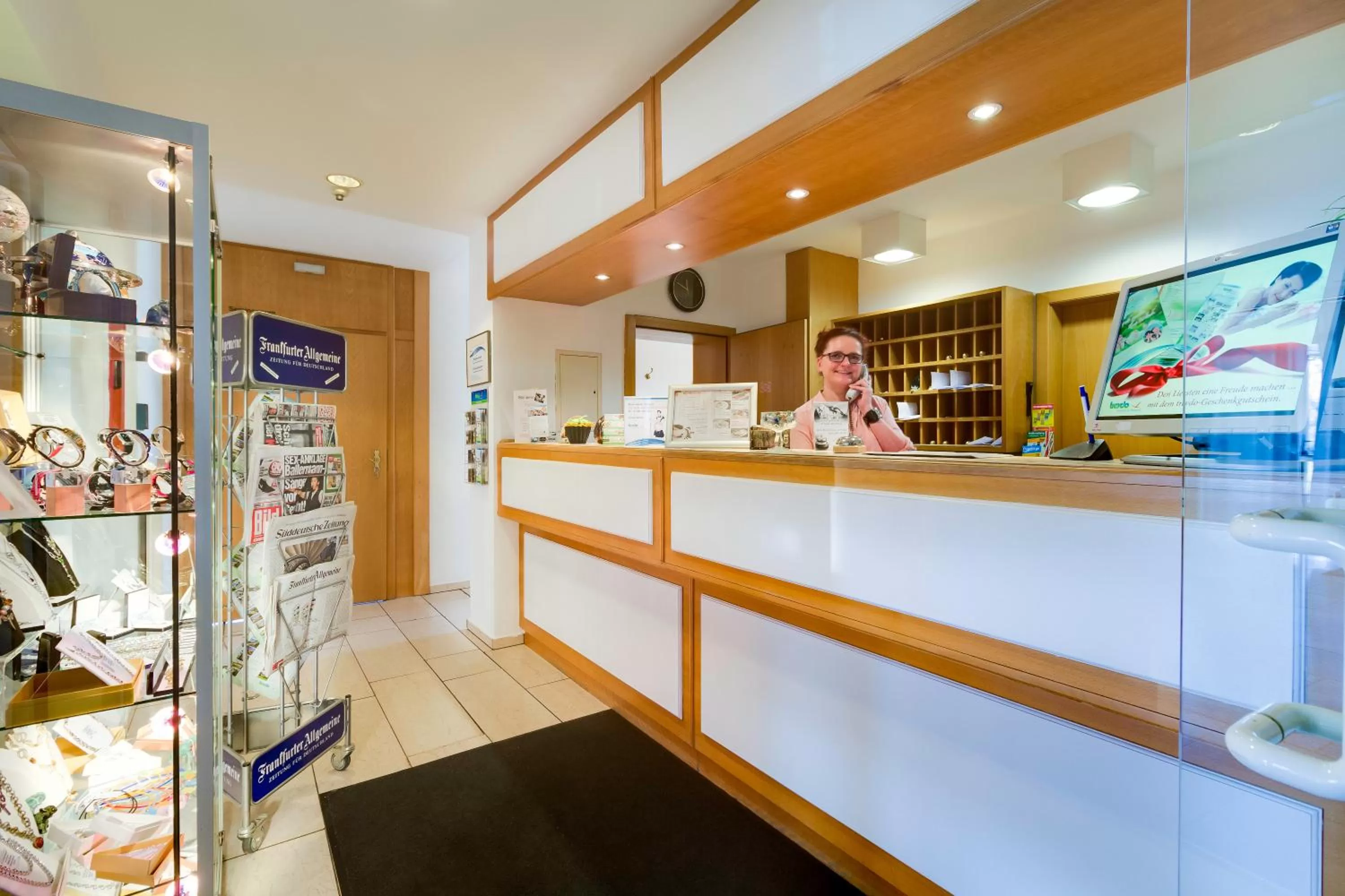 Lobby or reception in Hotel garni Zwickau-Mosel