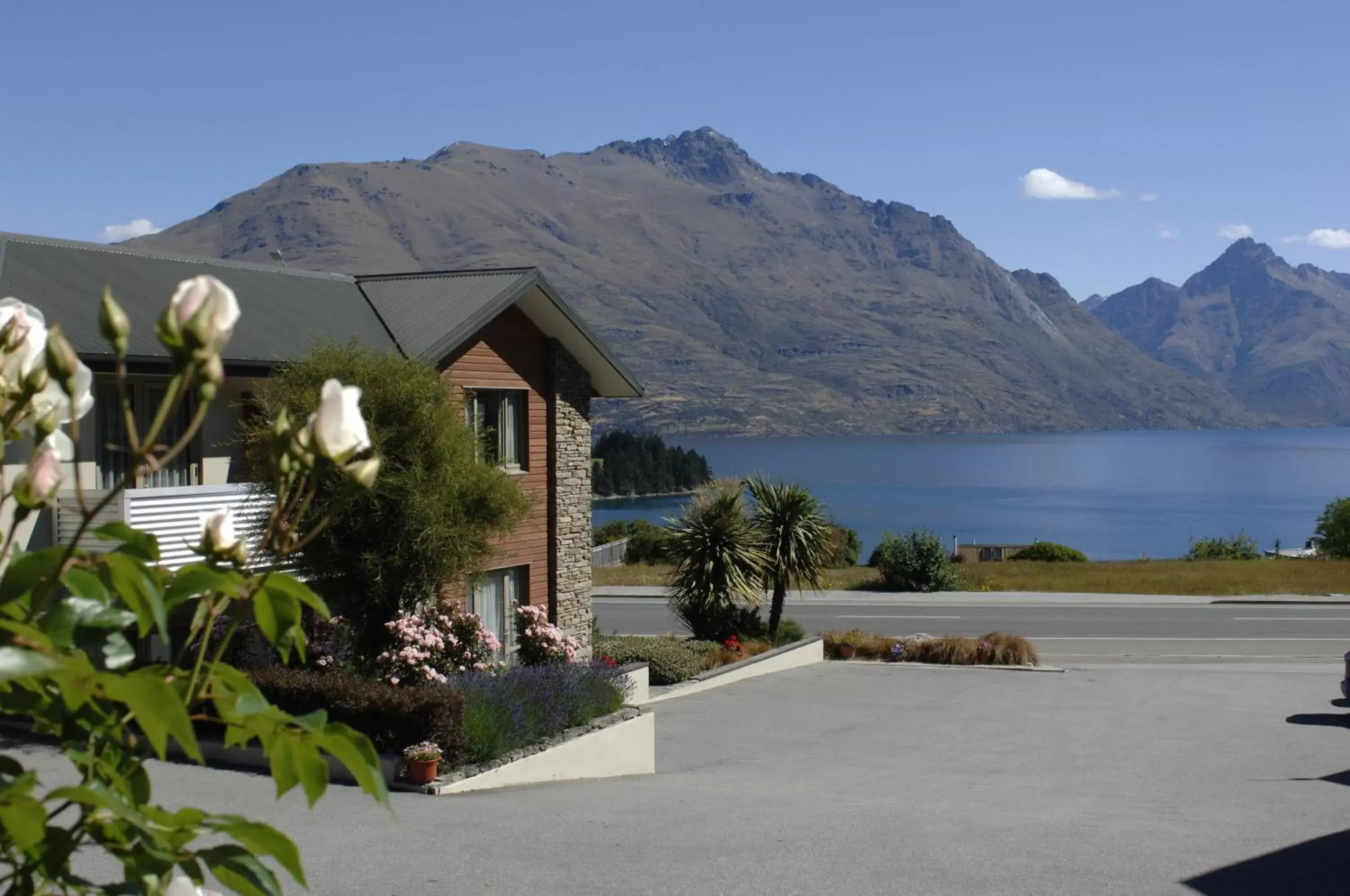 Day, Mountain View in Queenstown Motel Apartments