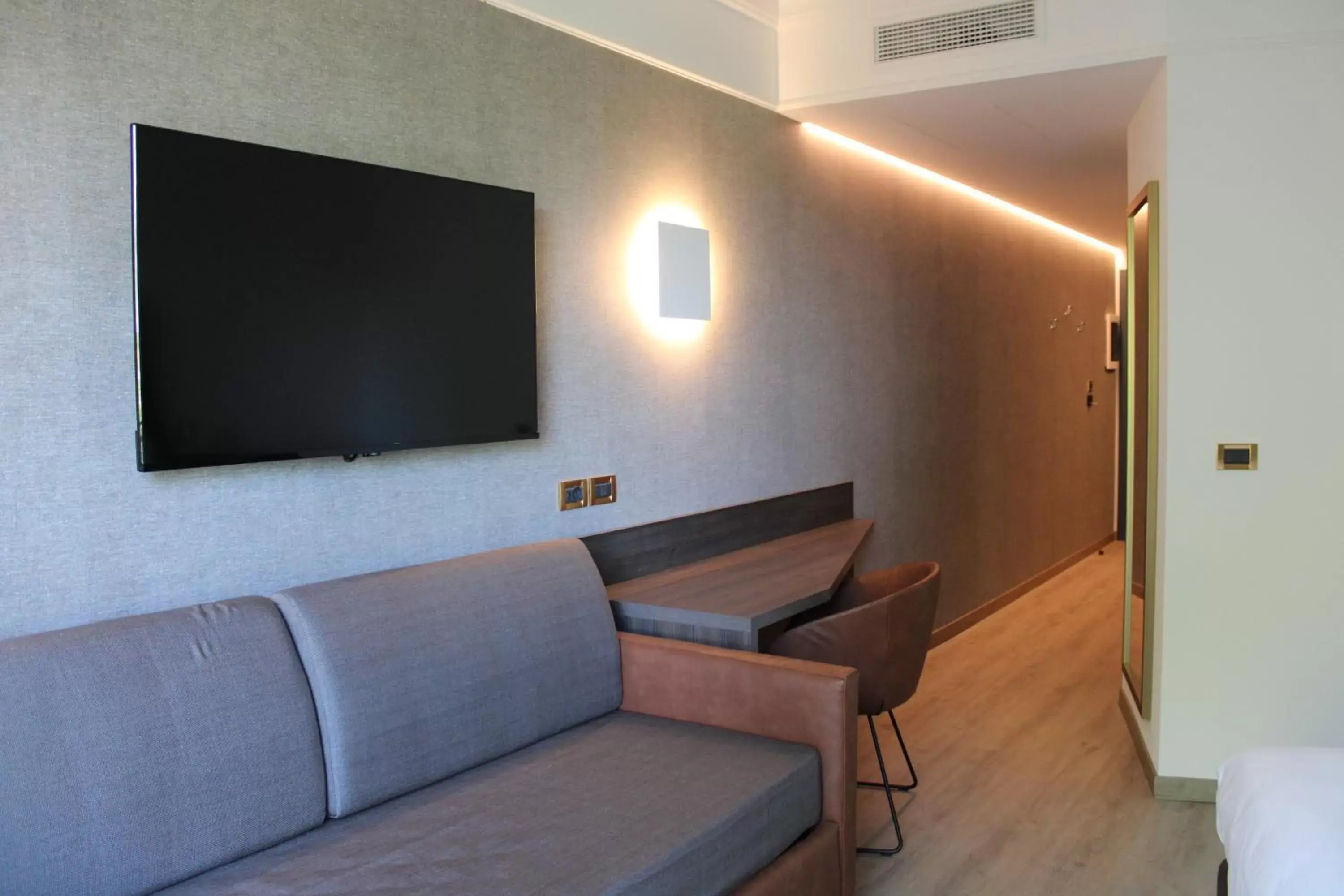 TV/Entertainment Center in Park Hotel Junior